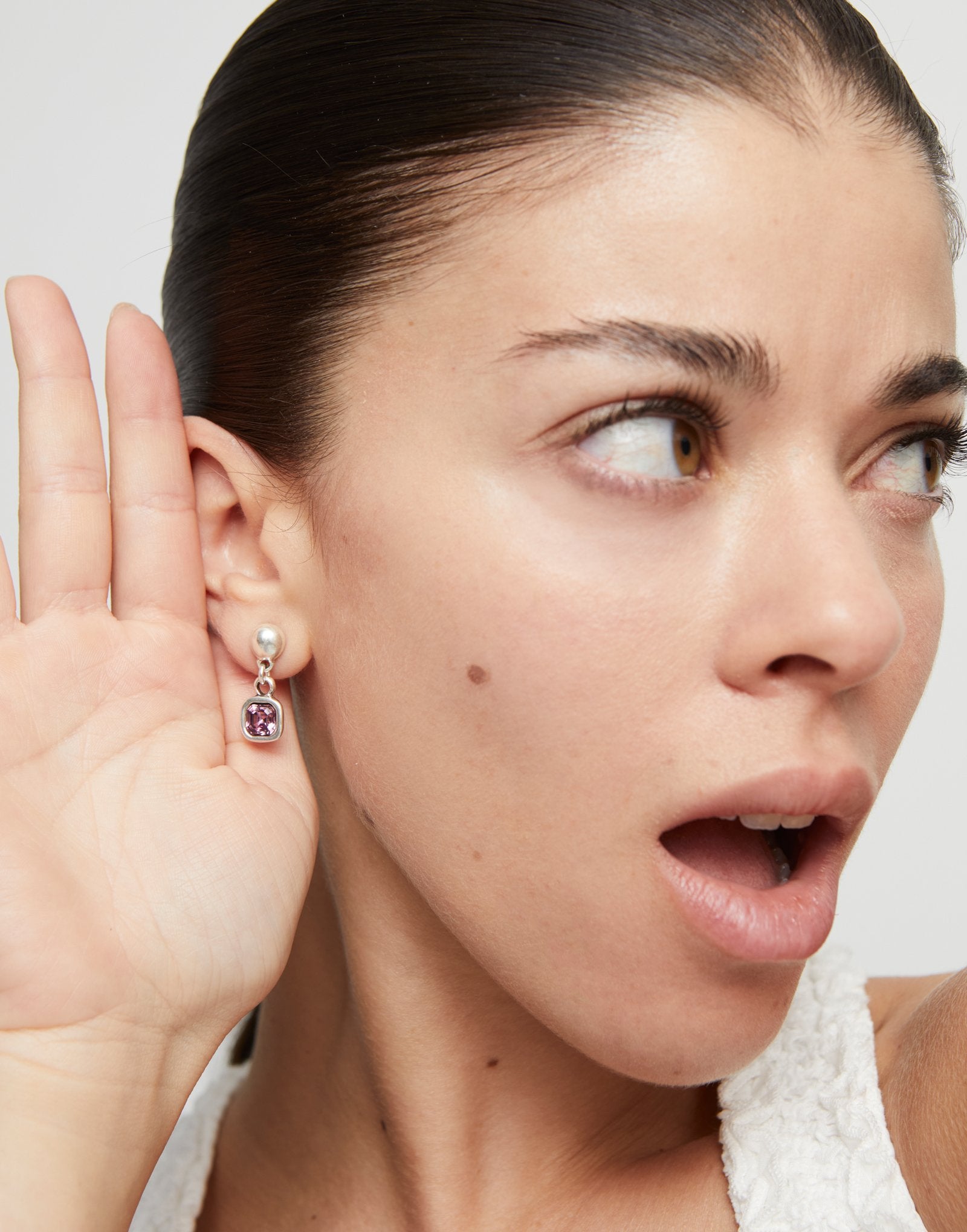 Drop earrings with pink crystal