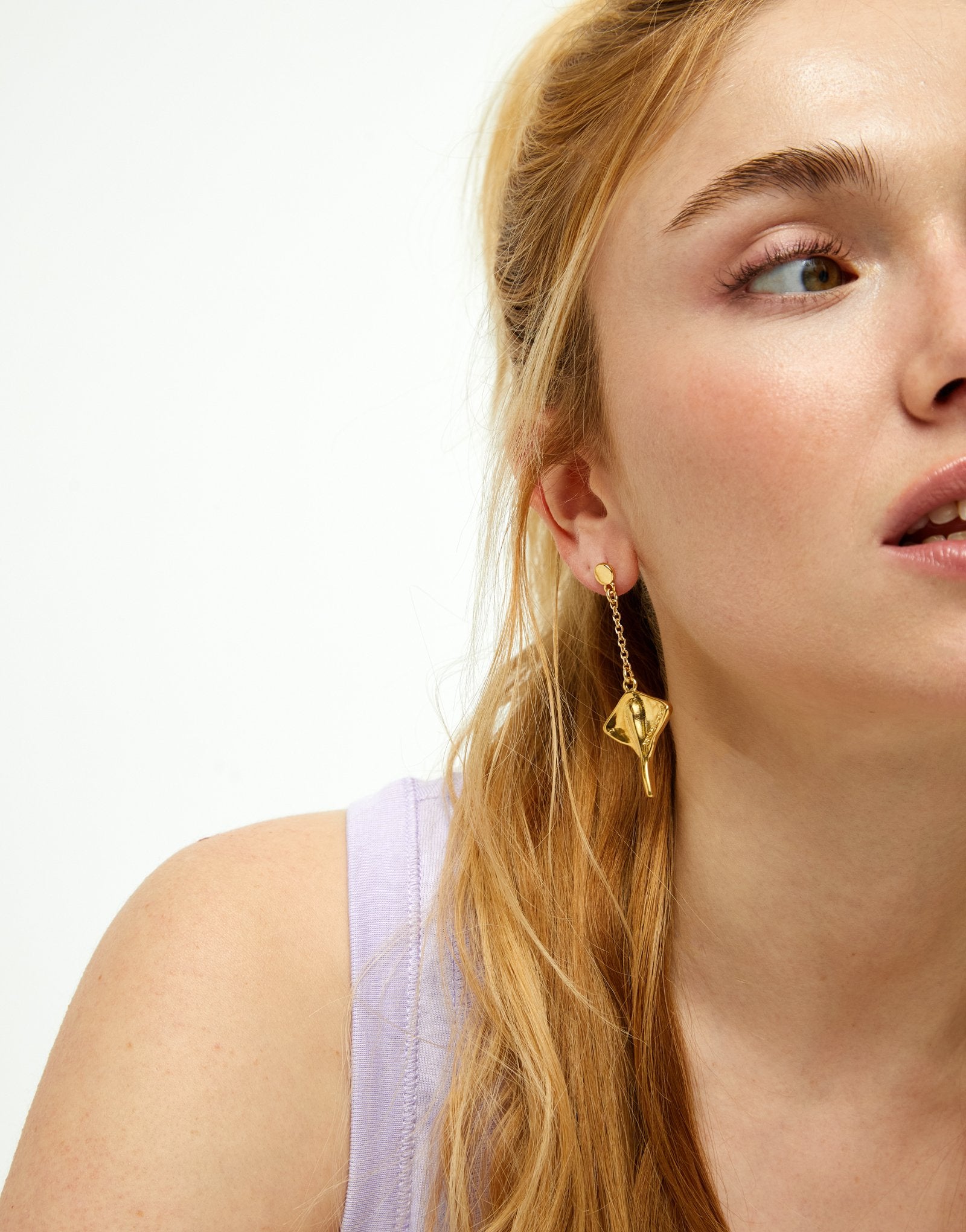 Manta ray-shaped drop earrings