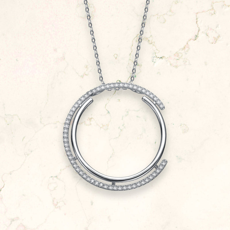 Triomphe Circle Pendant Necklace