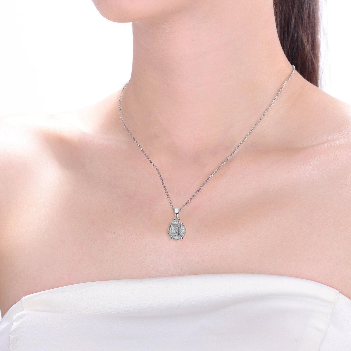 Denise Solitaire Link Round Pendant