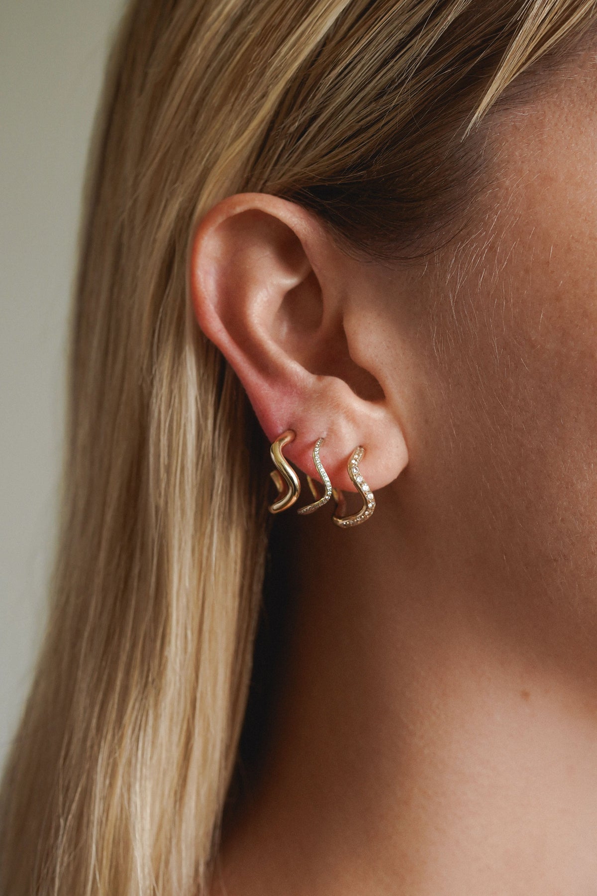 PETITE COMETE MEDIUM EARRING