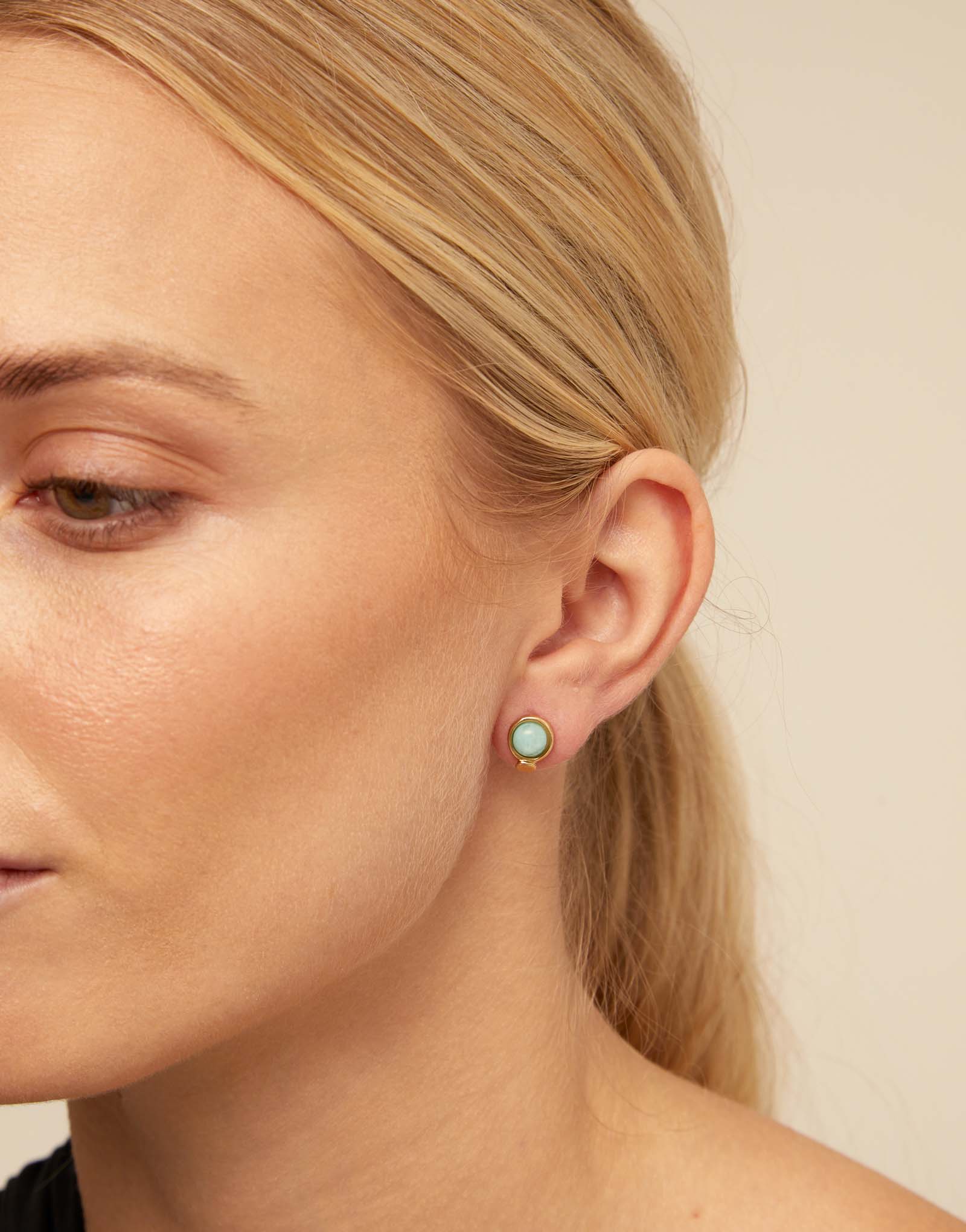 Single Stud Earring With Blue Crystal