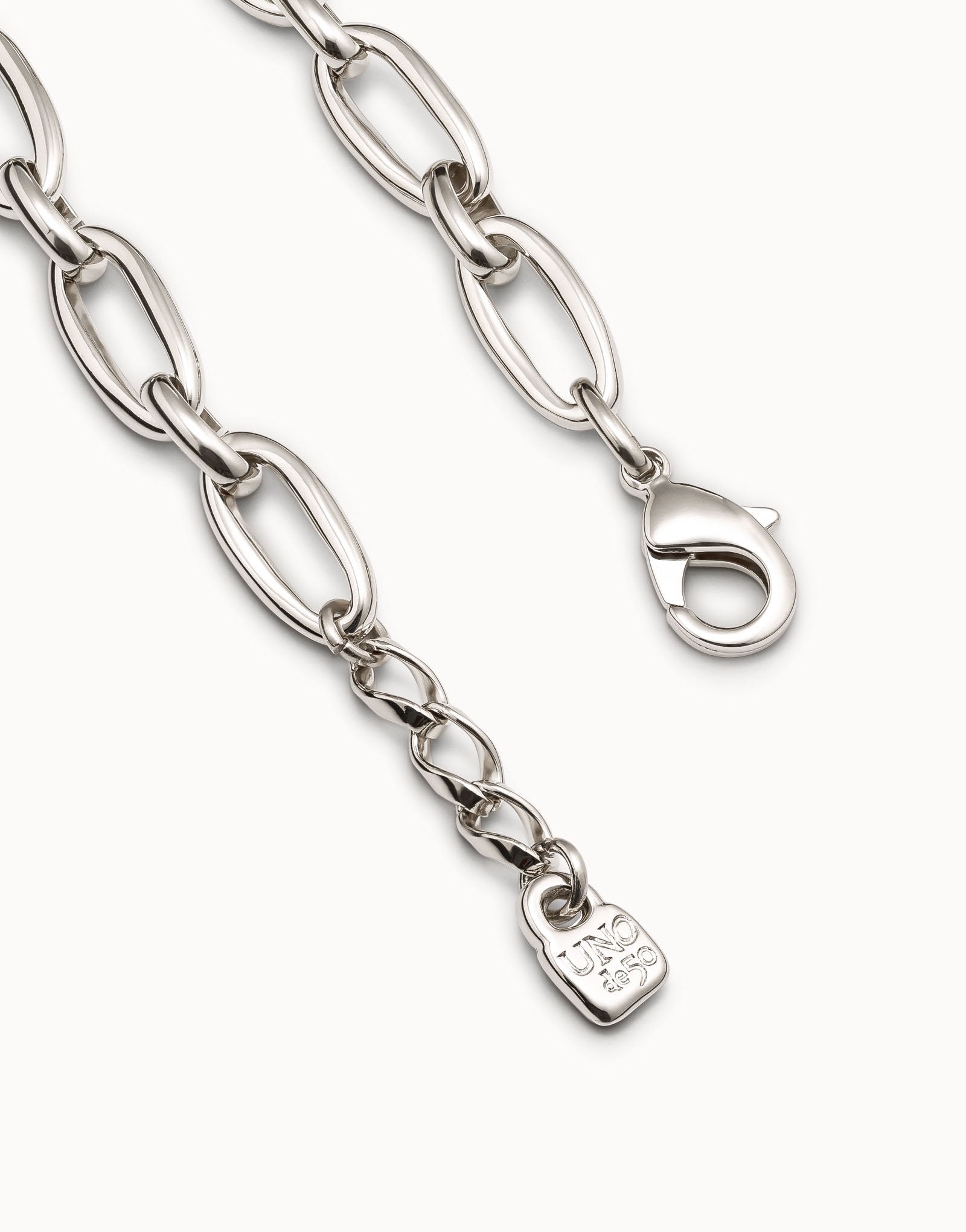 Oval link chain bracelet