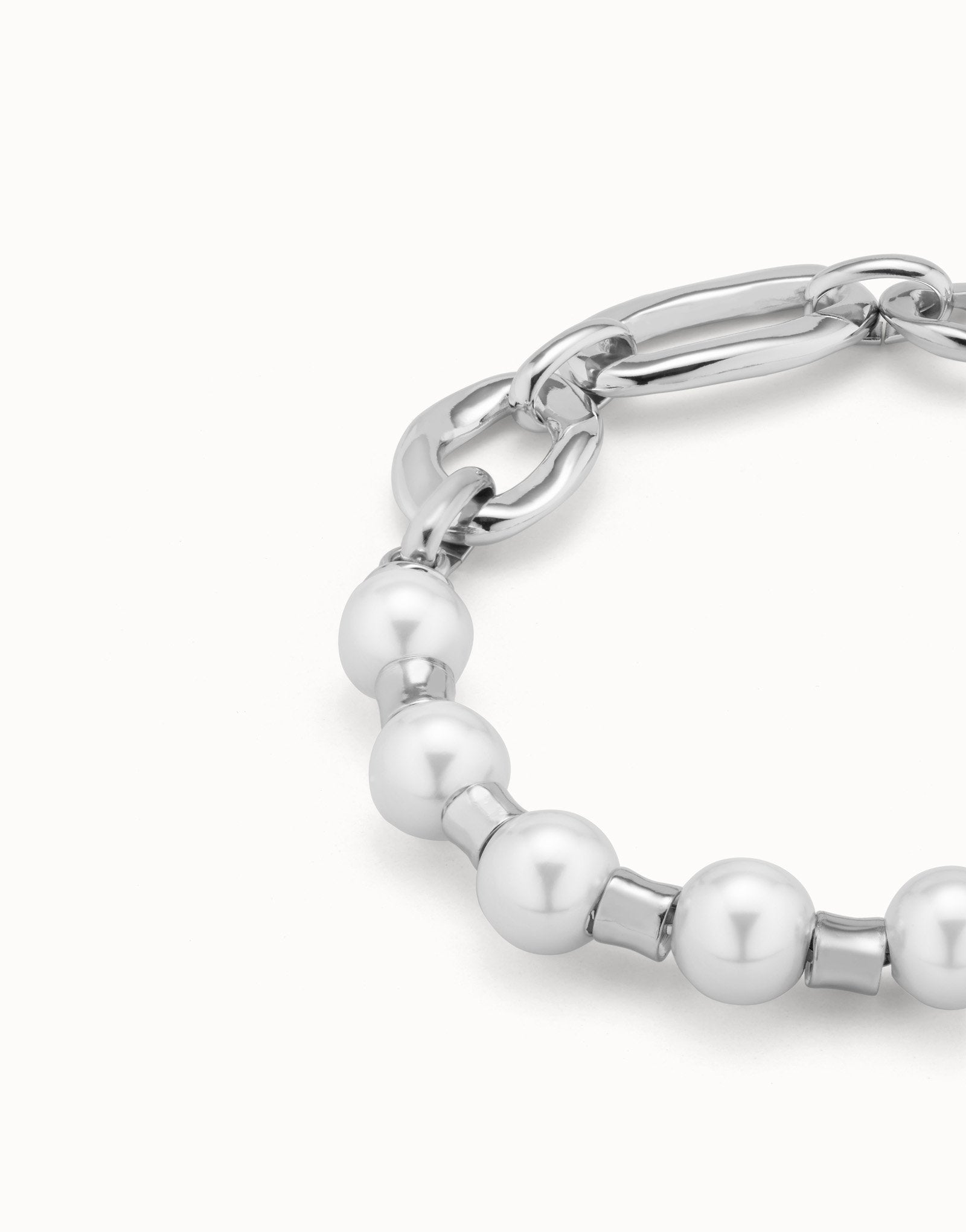 Link chain bracelet with pearls