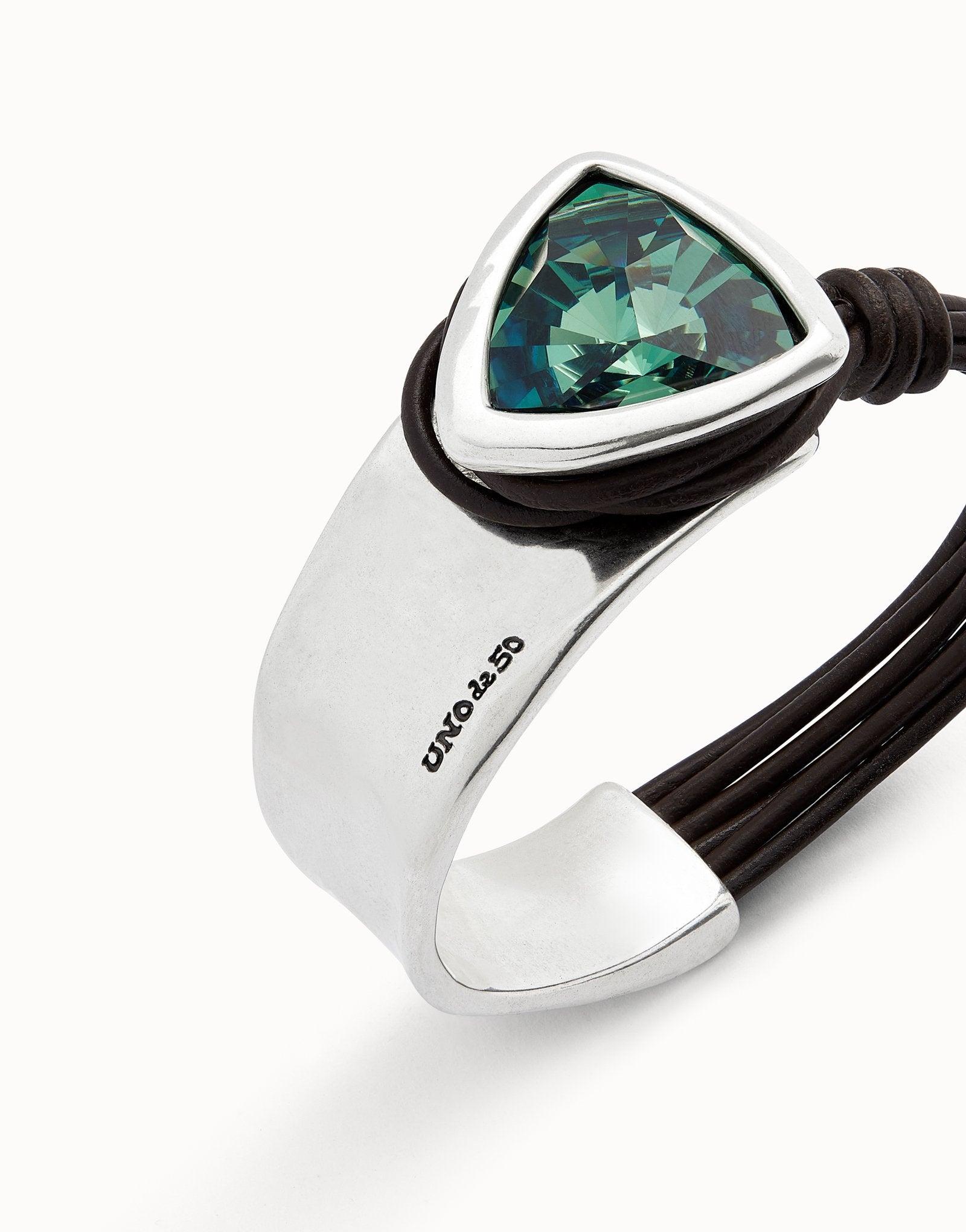 Bangle bracelet with leather and green crystal