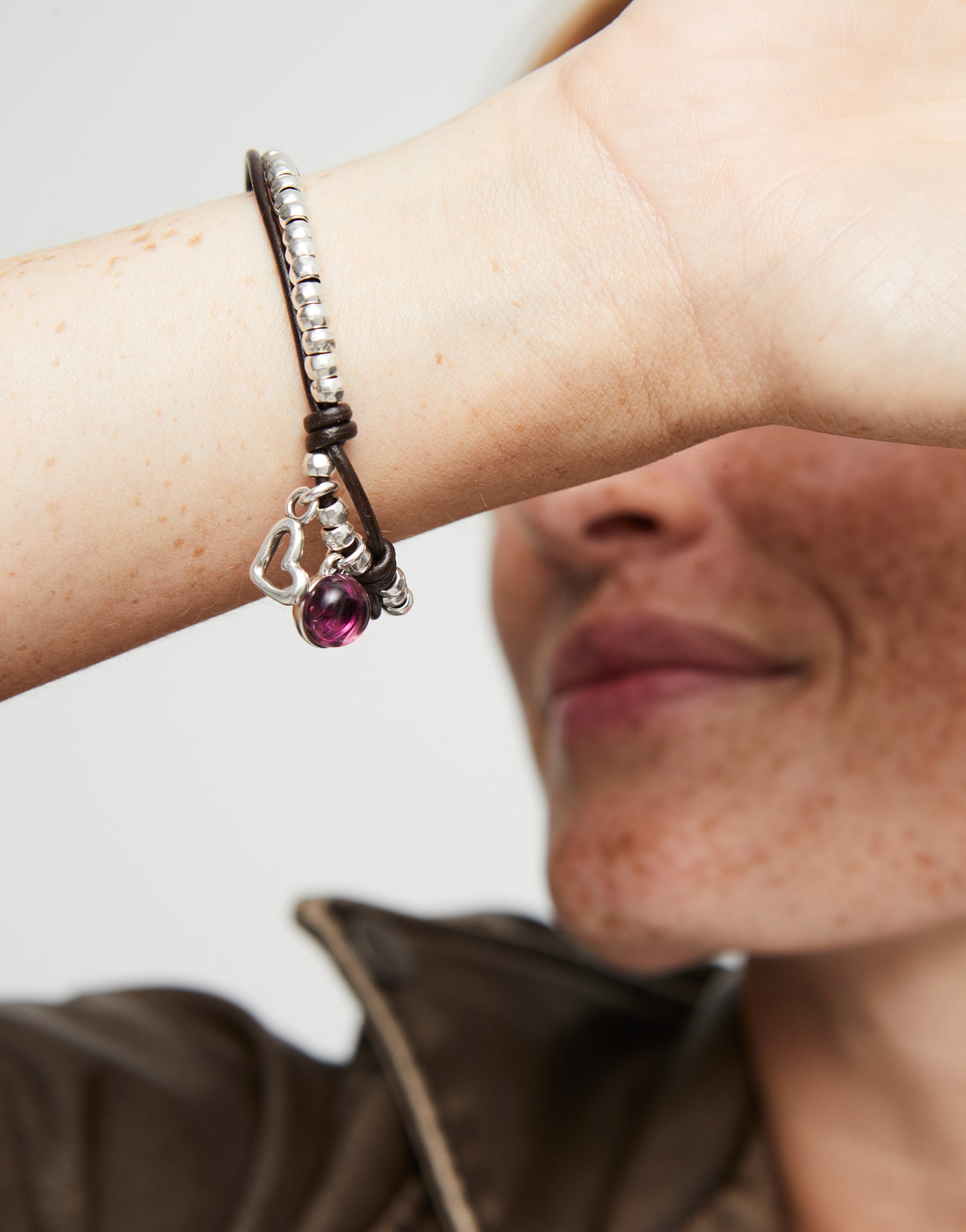 Leather beaded bracelet with purple murano glass