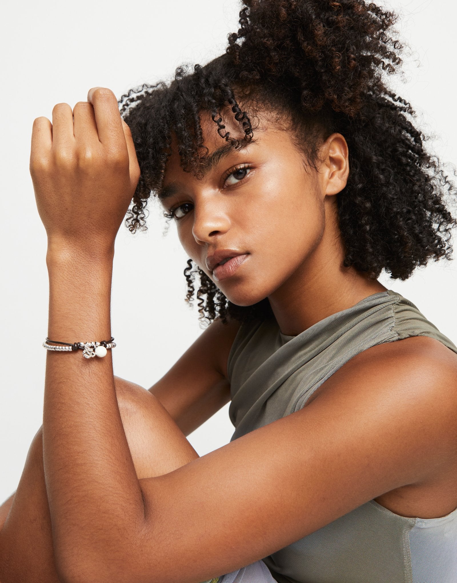 Leather beaded bracelet with ivory murano glass