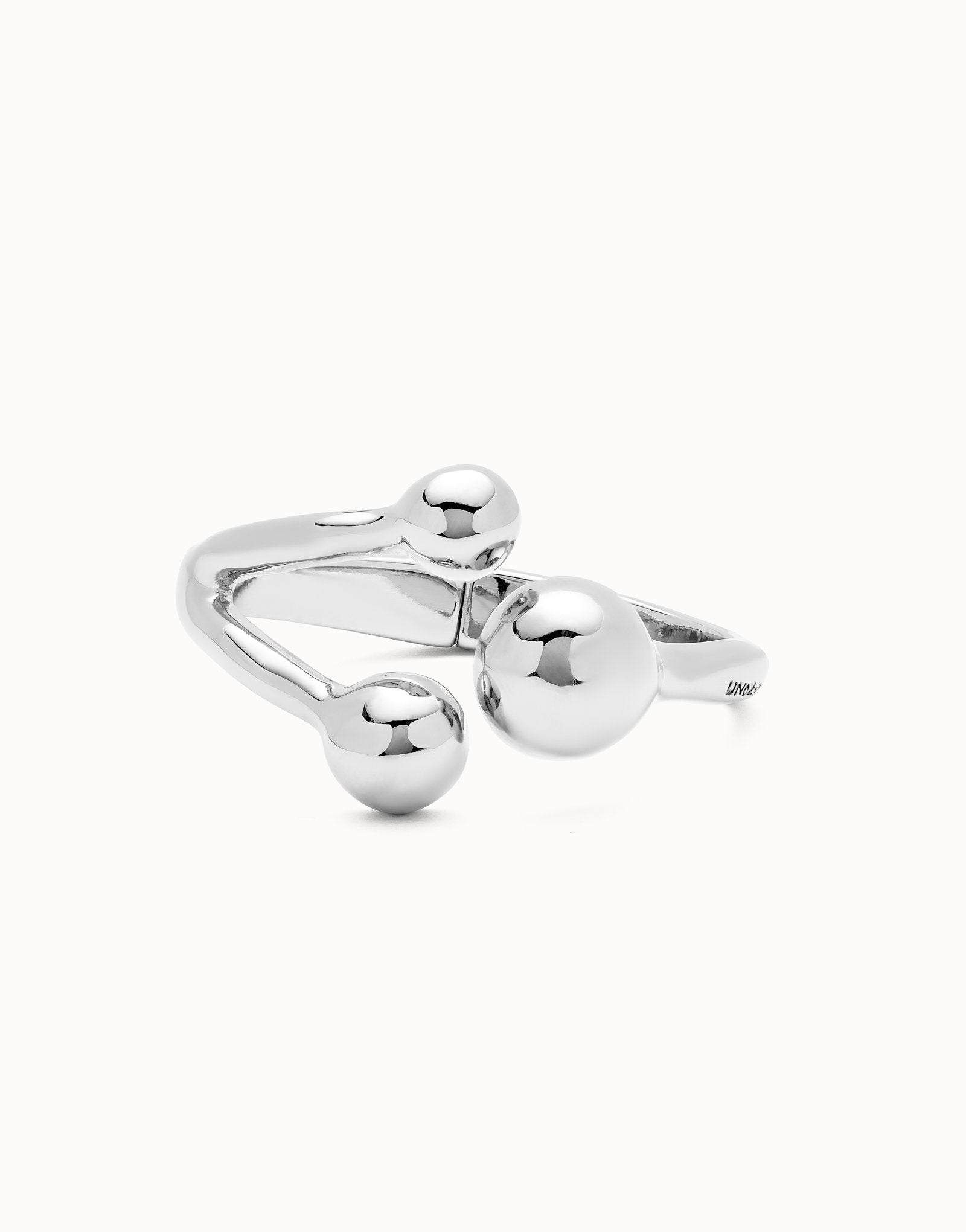 Cuff bracelet with three beads