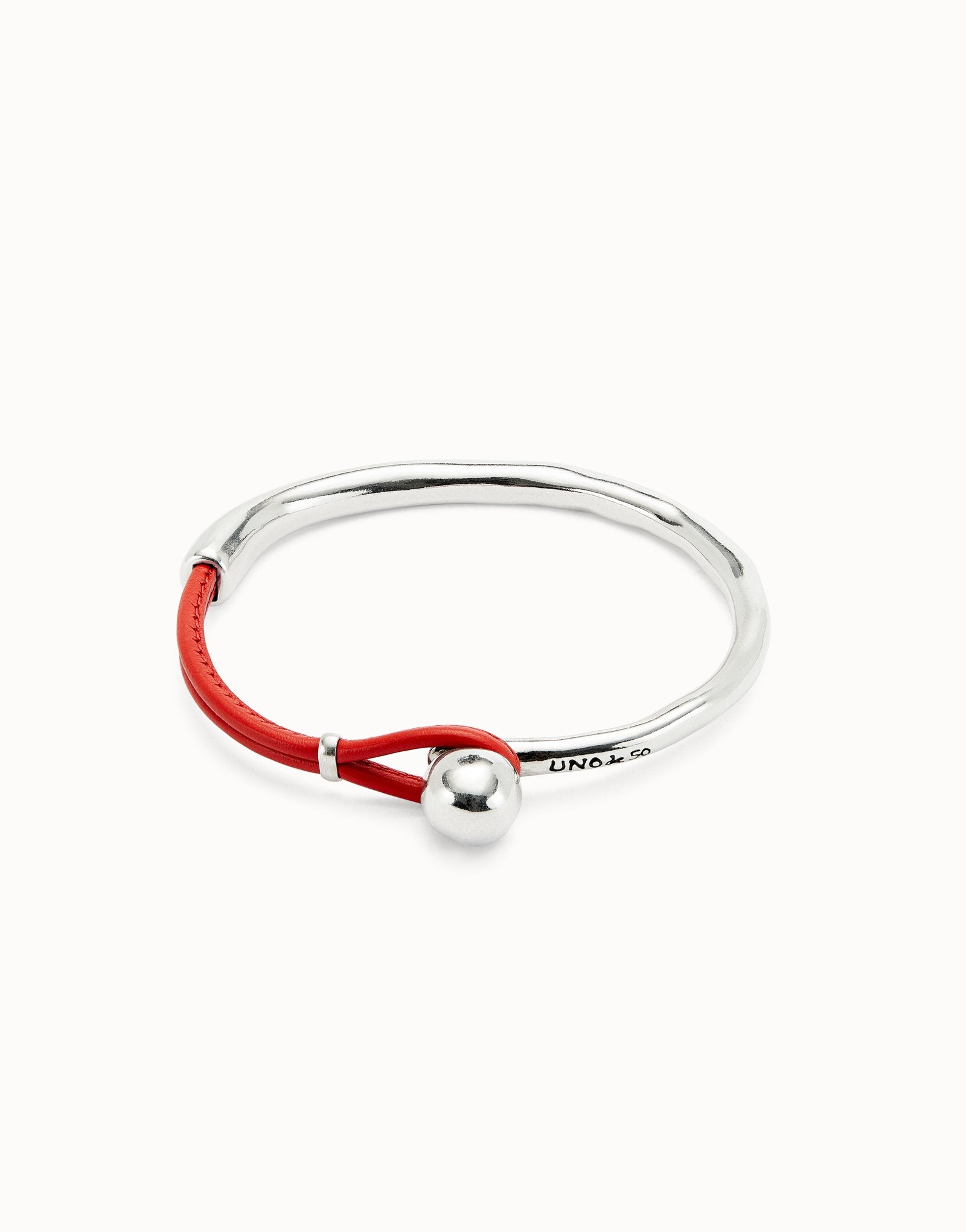 Bangle bracelet with coral leather