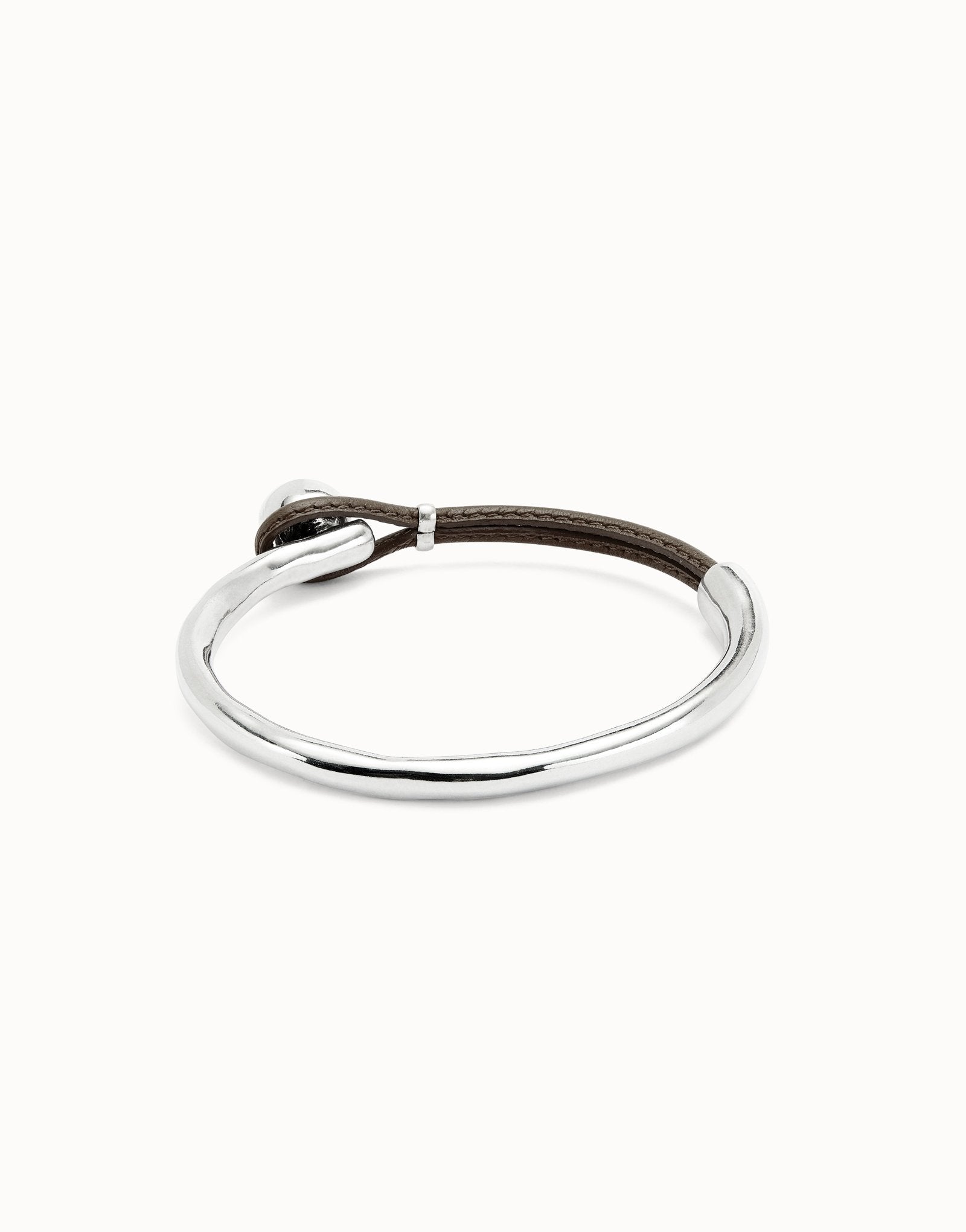 Bangle bracelet with brown leather