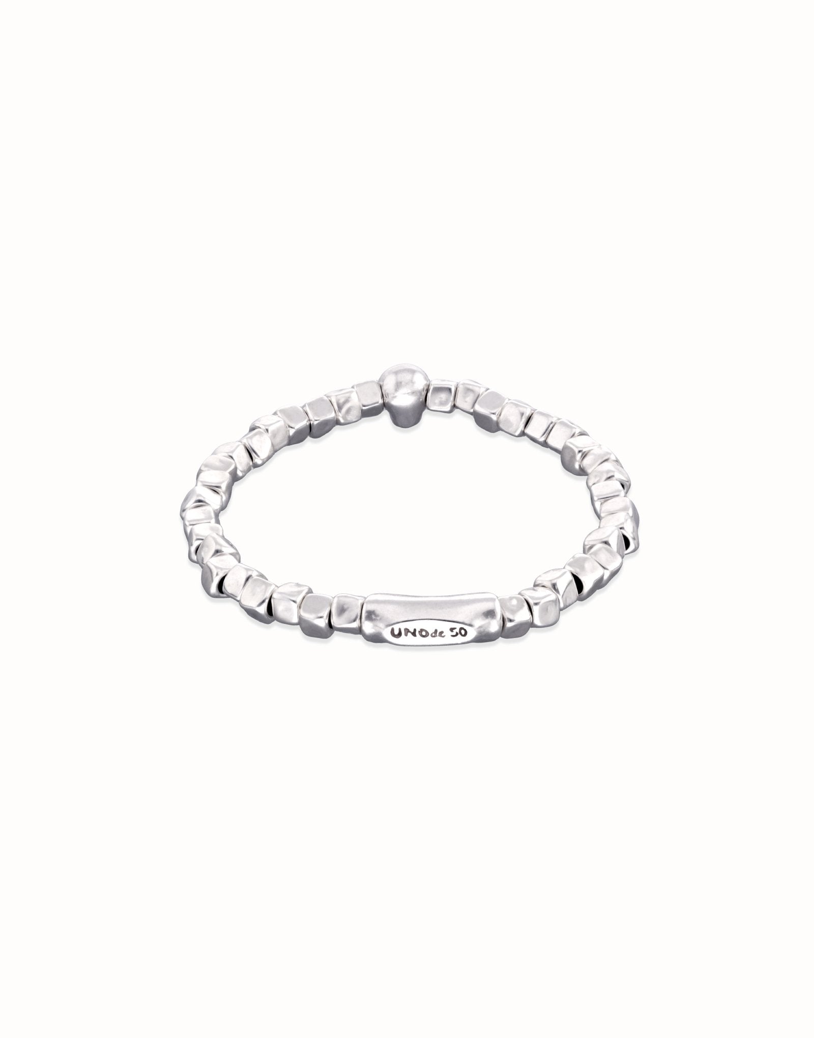 Beaded stretch bracelet with a skull