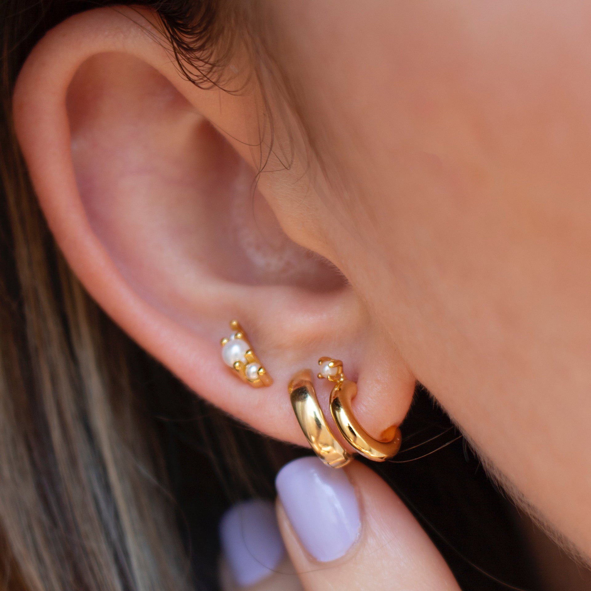 Lucie Pearl Studs Gold