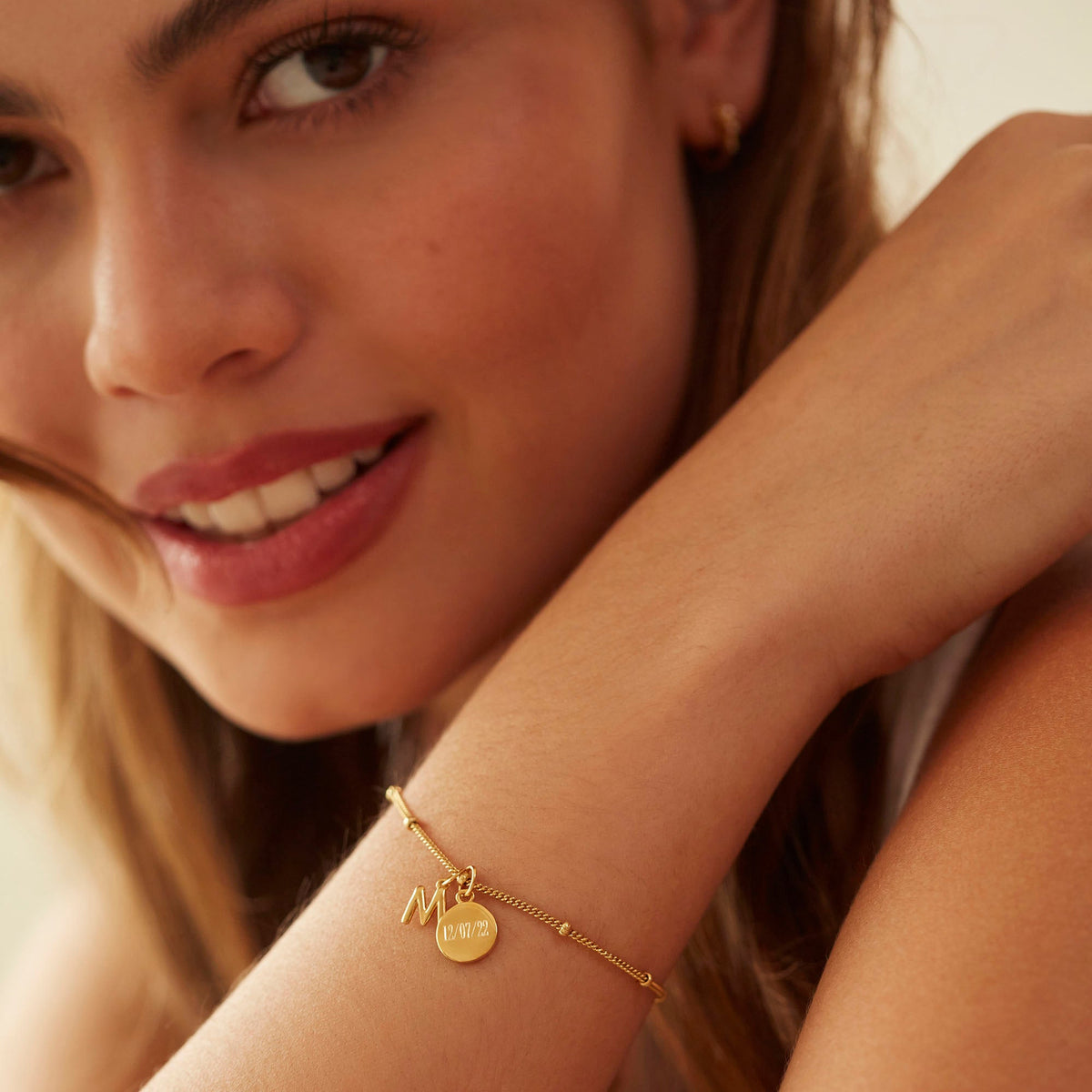 Personalised Disc & Letter Bracelet Gold
