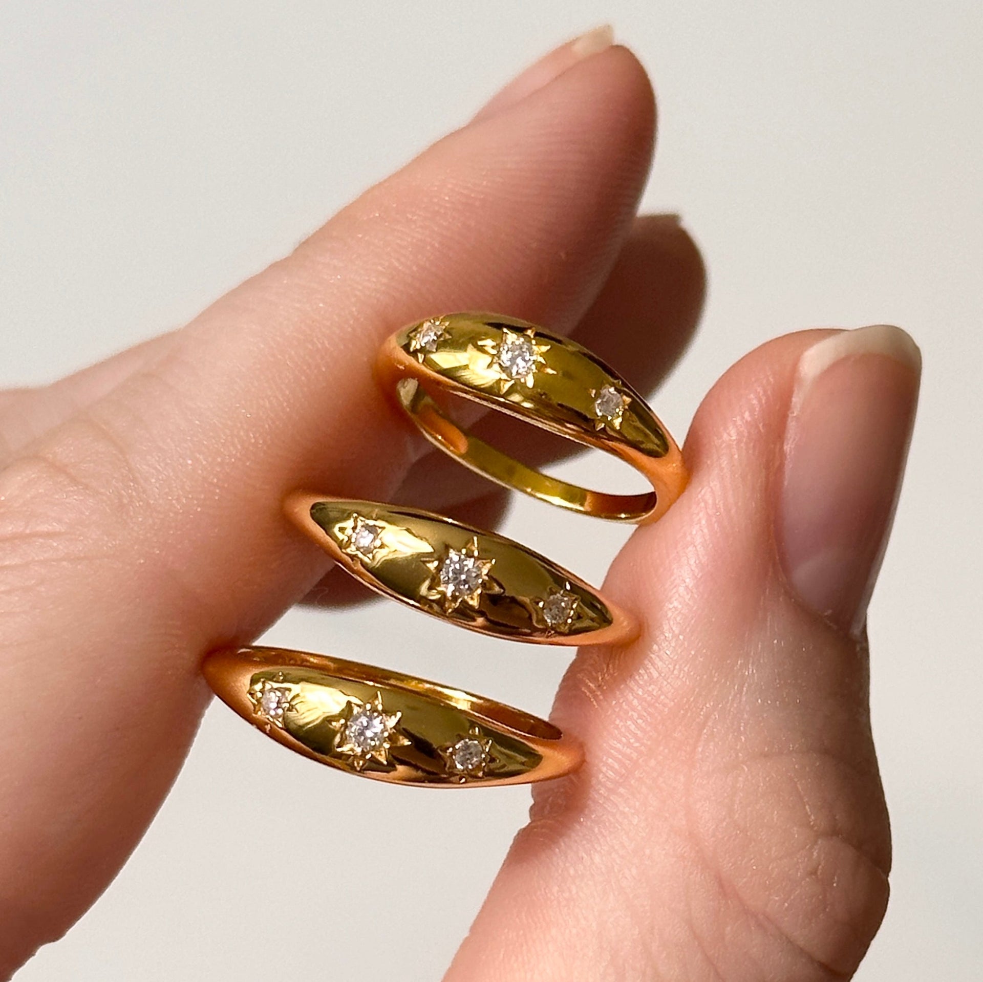 Astra Signet Ring Gold