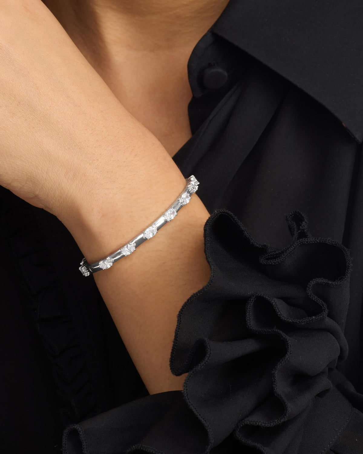 She's on Point Station Cuff - Silver|White Diamondettes