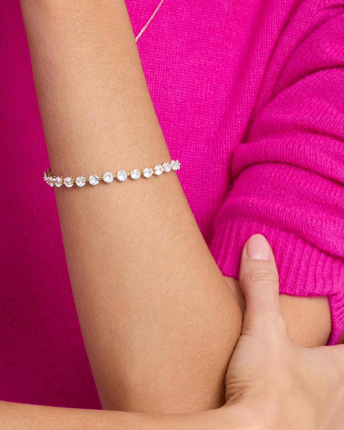 she-is-an-icon-tennis-bracelet-in-silver-and-white-diamondettes