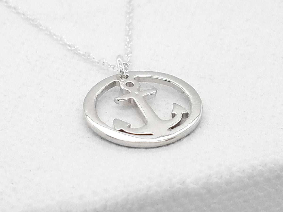 Anchor Necklace - Dainty