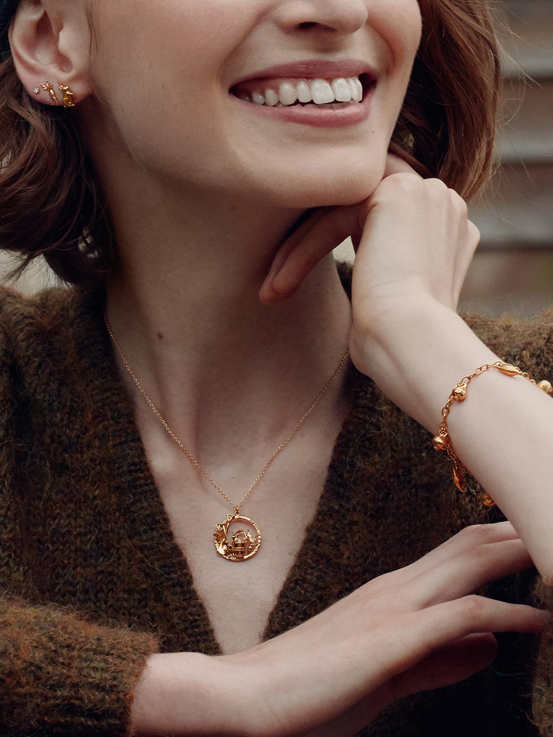Allotment Loop Necklace with Playful Mouse