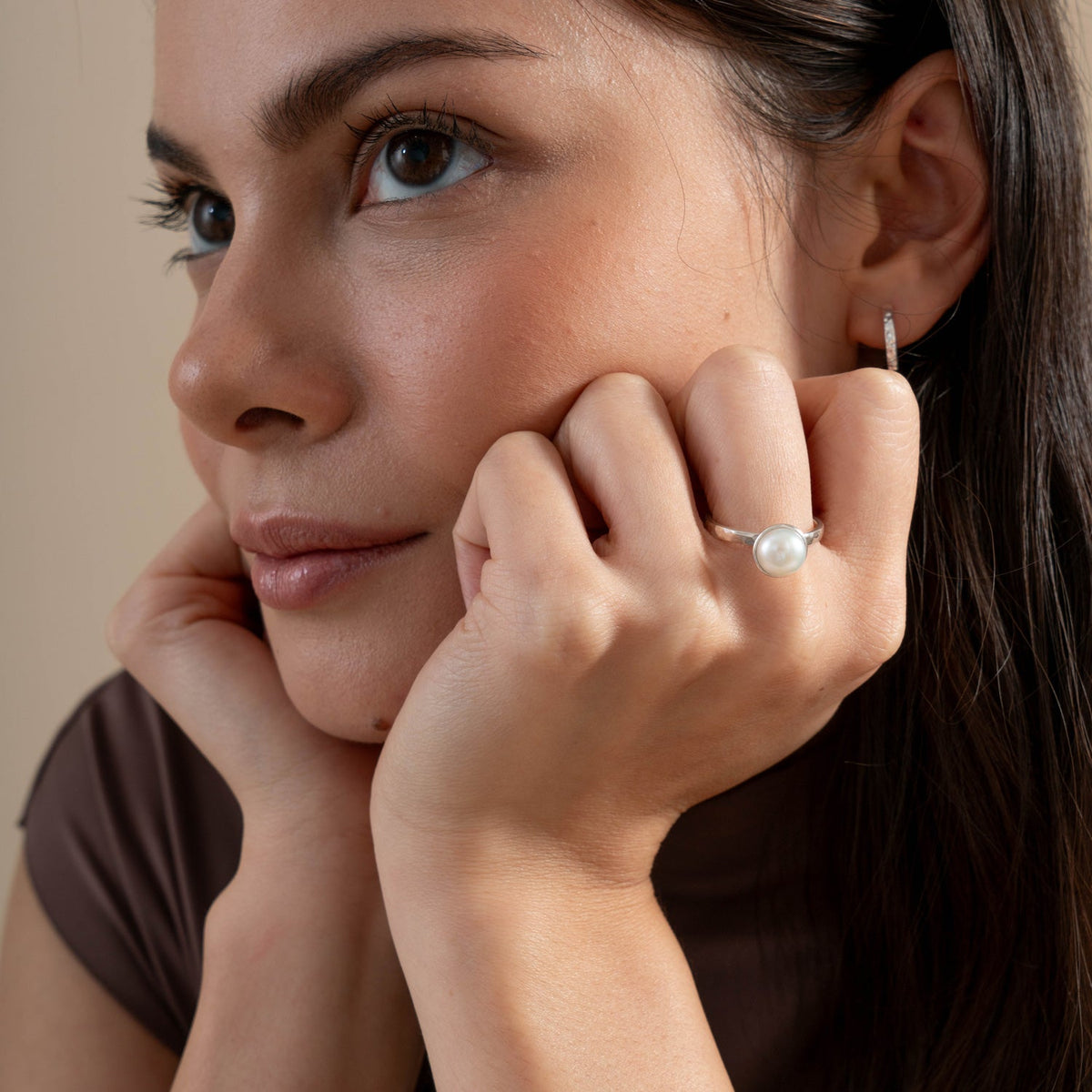 8mm White Pearl Hammered Twinkle™ Ring