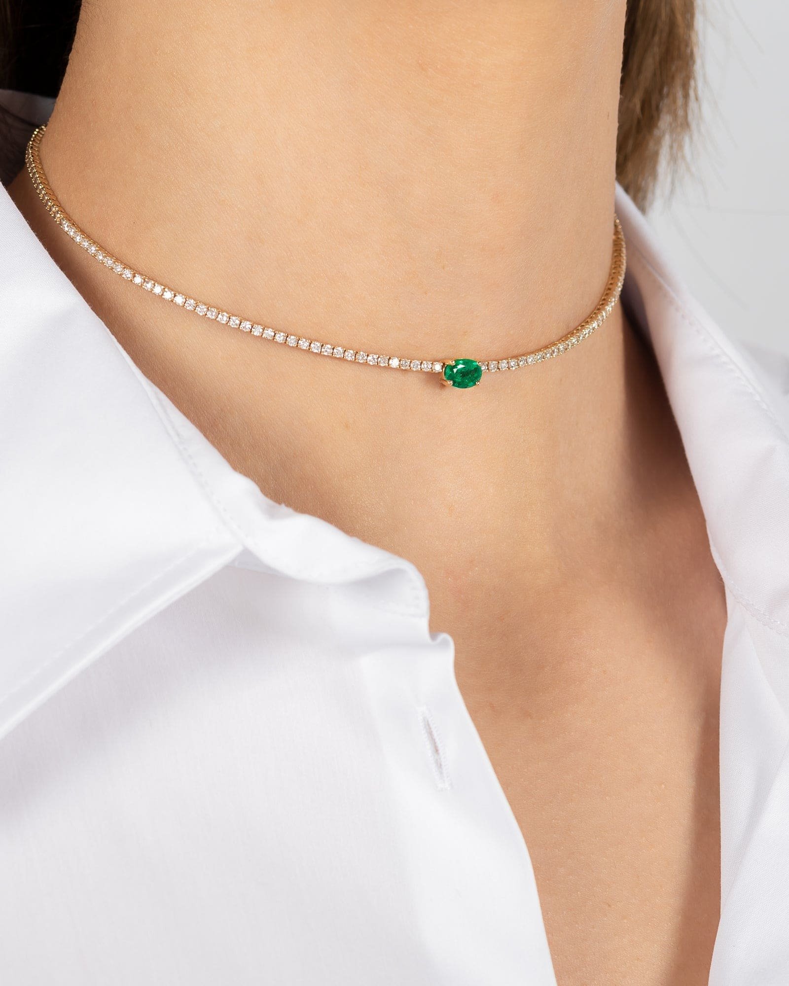 diamond-tennis-necklace-with-oval-cut-emerald
