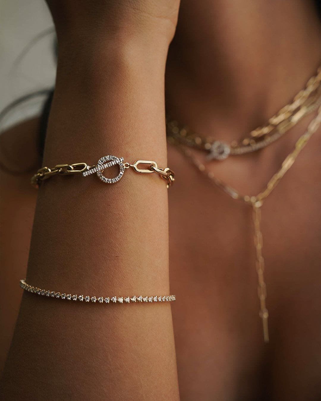 large-open-link-chain-bracelet-with-diamond-toggle