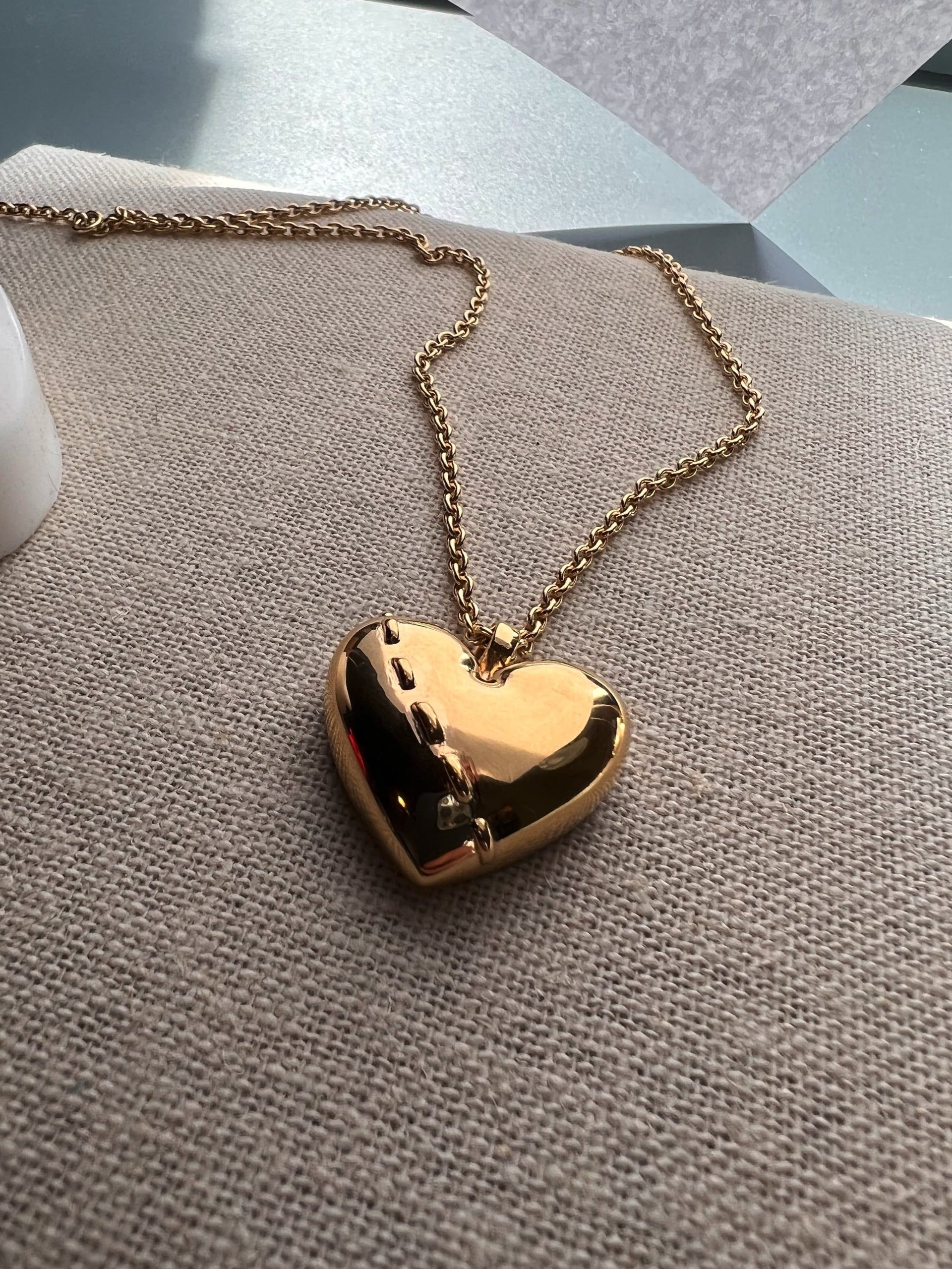 gold-heart-necklace