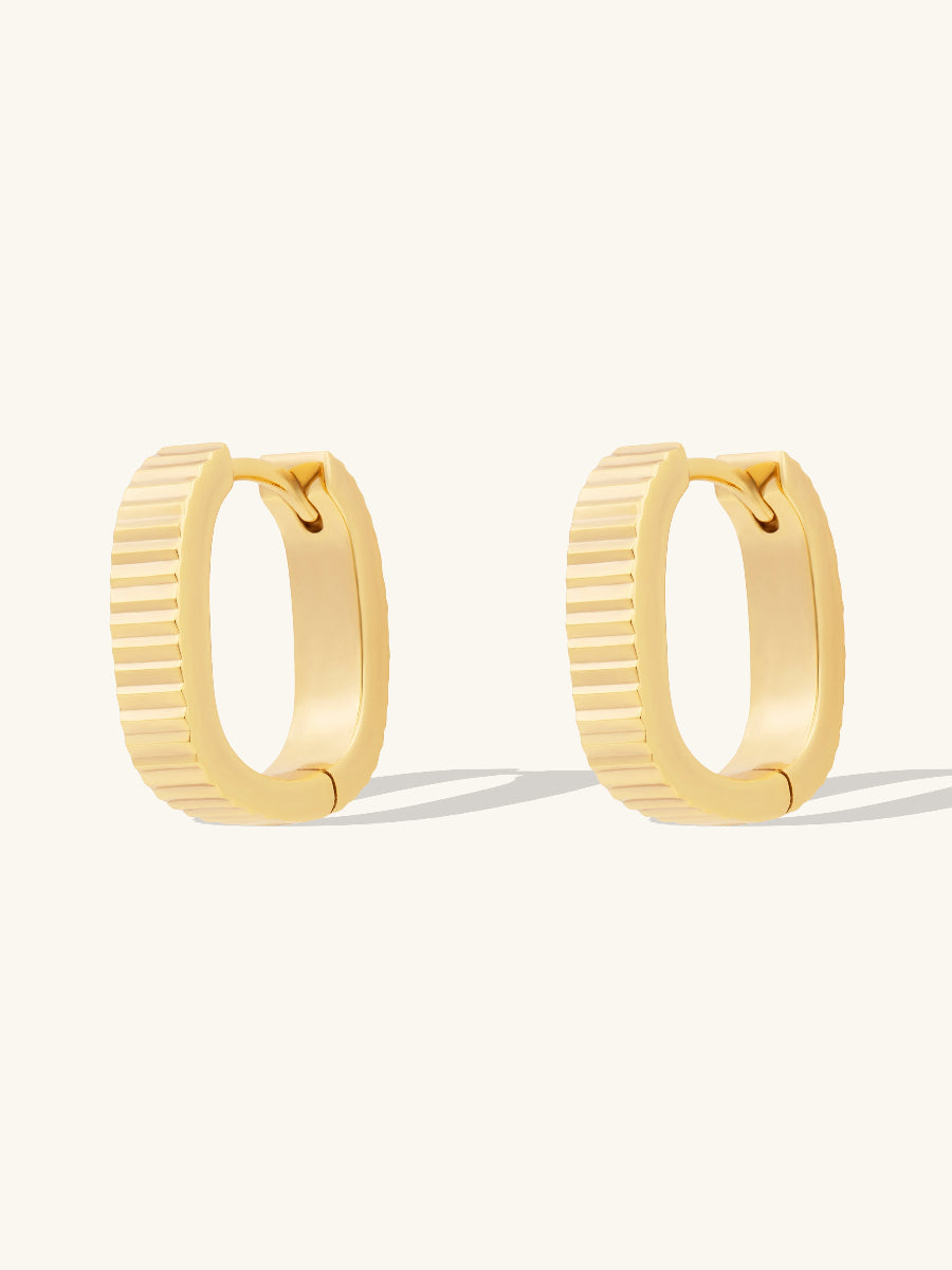 Ribbed Bar Gold 10mm Huggie Earrings