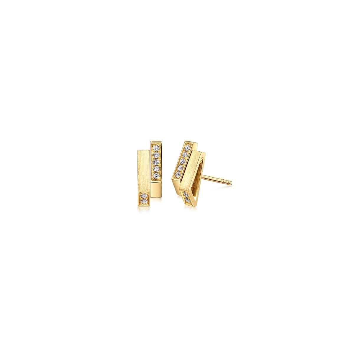 m-yellow-gold-diamond-earrings-chow-sang-sang