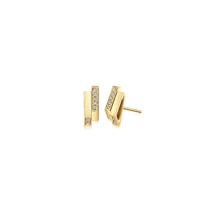m-yellow-gold-diamond-earrings-chow-sang-sang