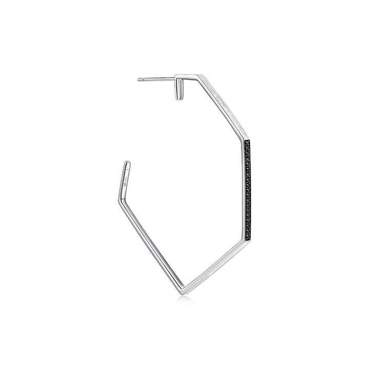 m-white-and-black-gold-black-diamond-single-left-hoop-earring-chow-sang-sang