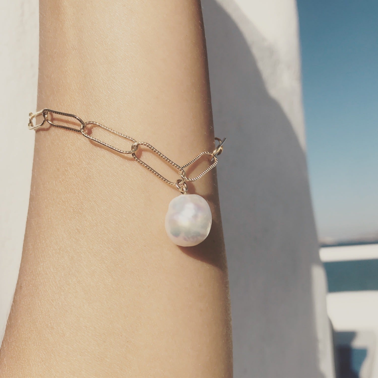 Aurelia Baroque Pearl Large Link Bracelet - Gold