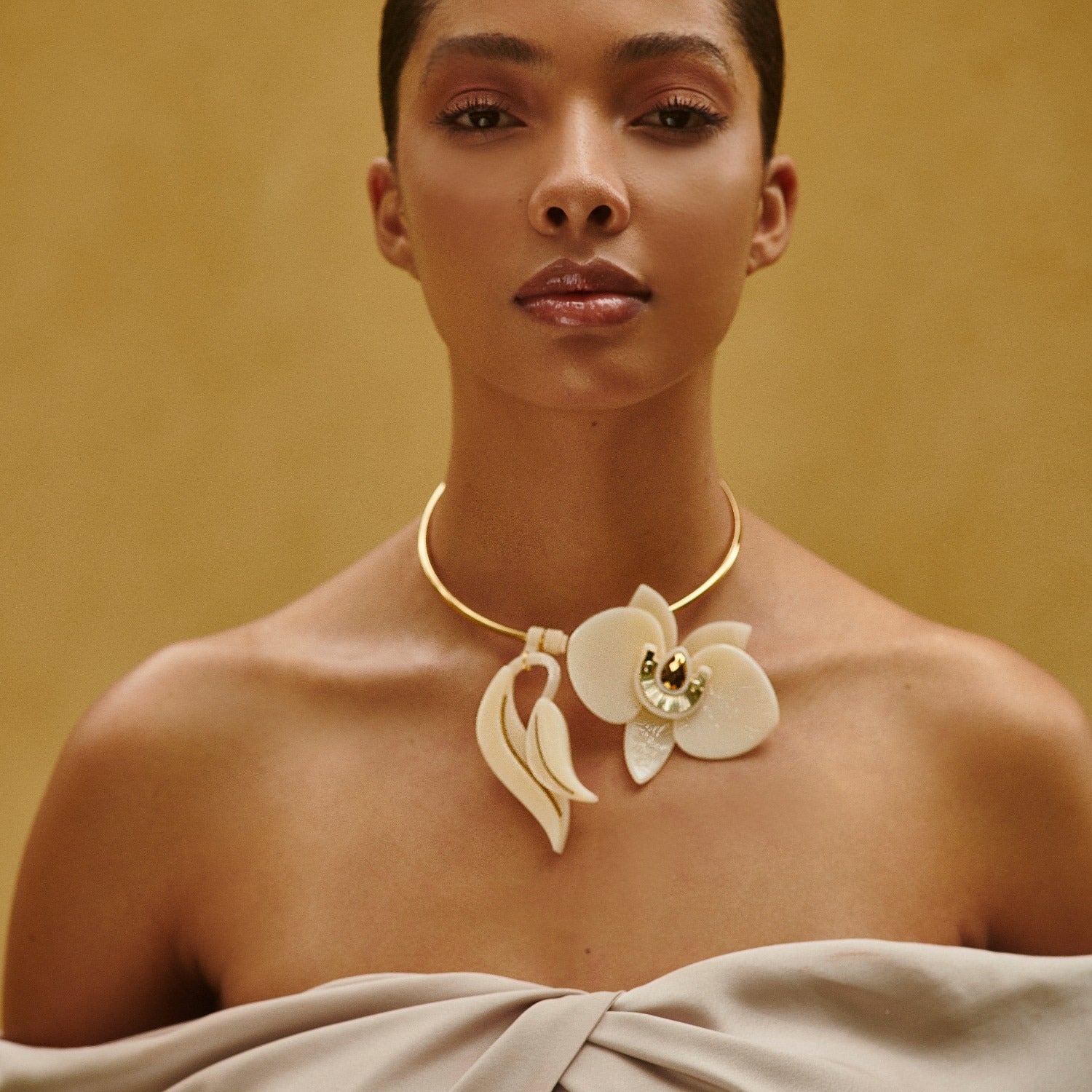 Acrylic Handmade Necklace Orchid Deco Cream