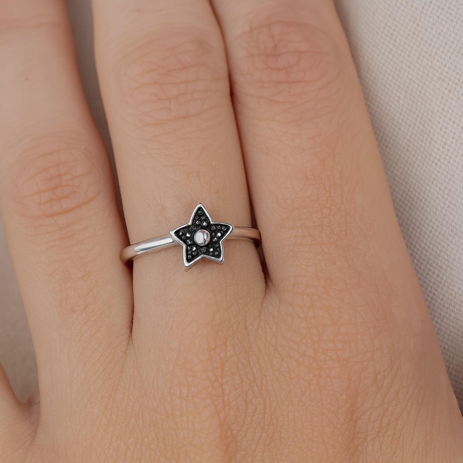 Adjustable Sea Star Ring In Sterling Silver - Unaloe Beach Jewelry Symbolizing Summer And Freedom