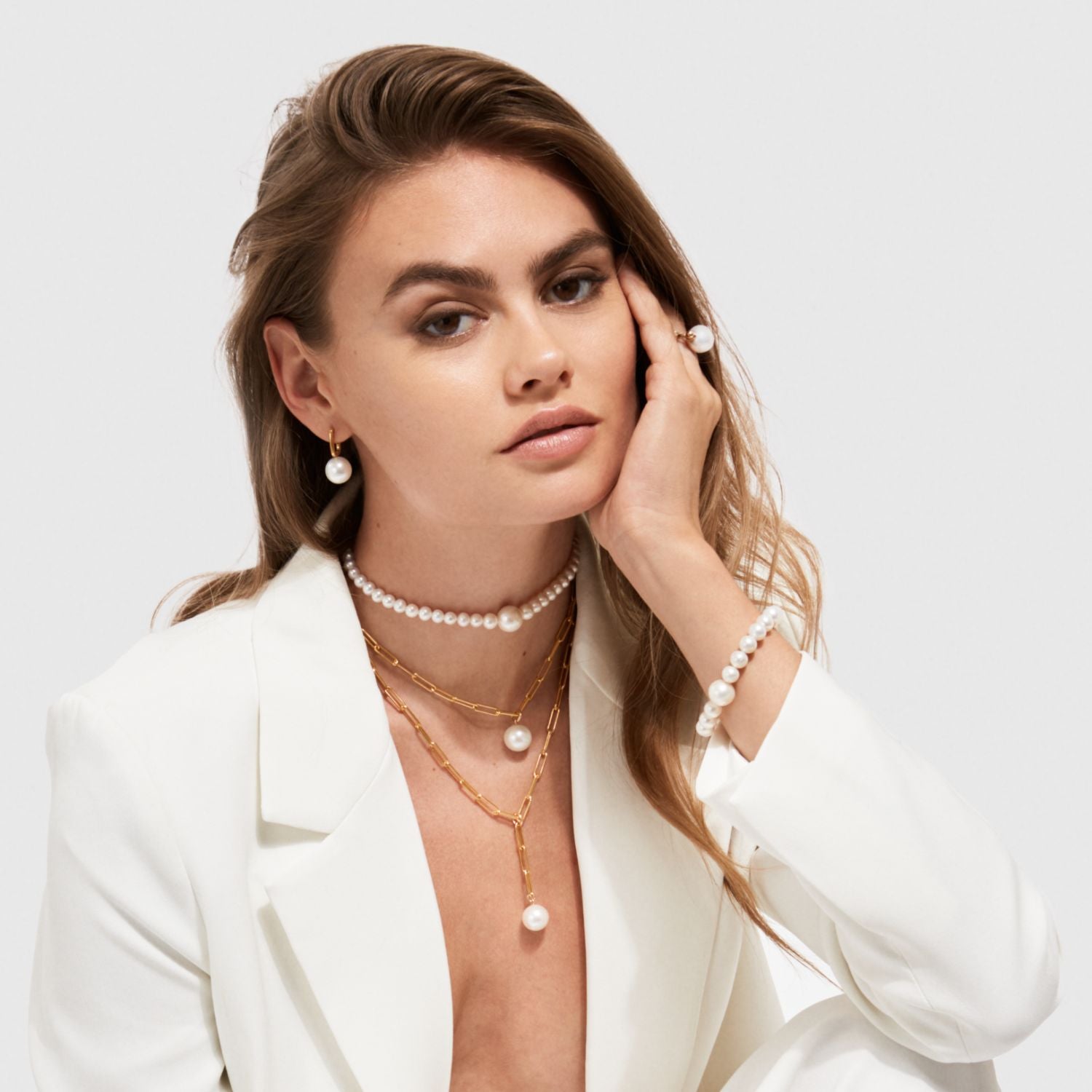 Aetia Lariat Xxl White Pearl Chain Necklace - Gold