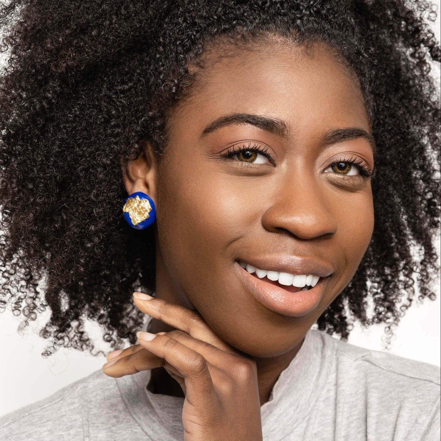 24K Gold Leaf Button Stud Earrings In Royal Blue