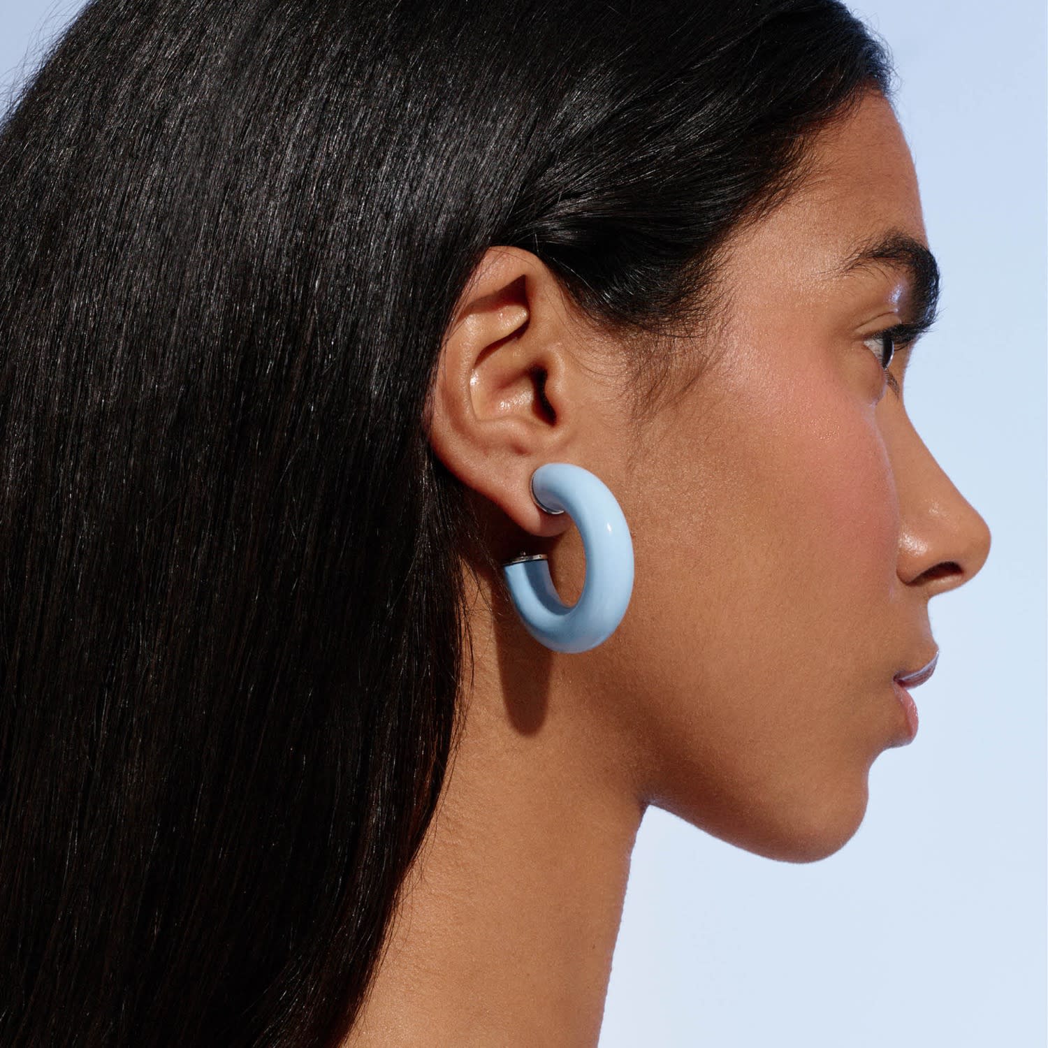 Alba Hoops In Skyfall