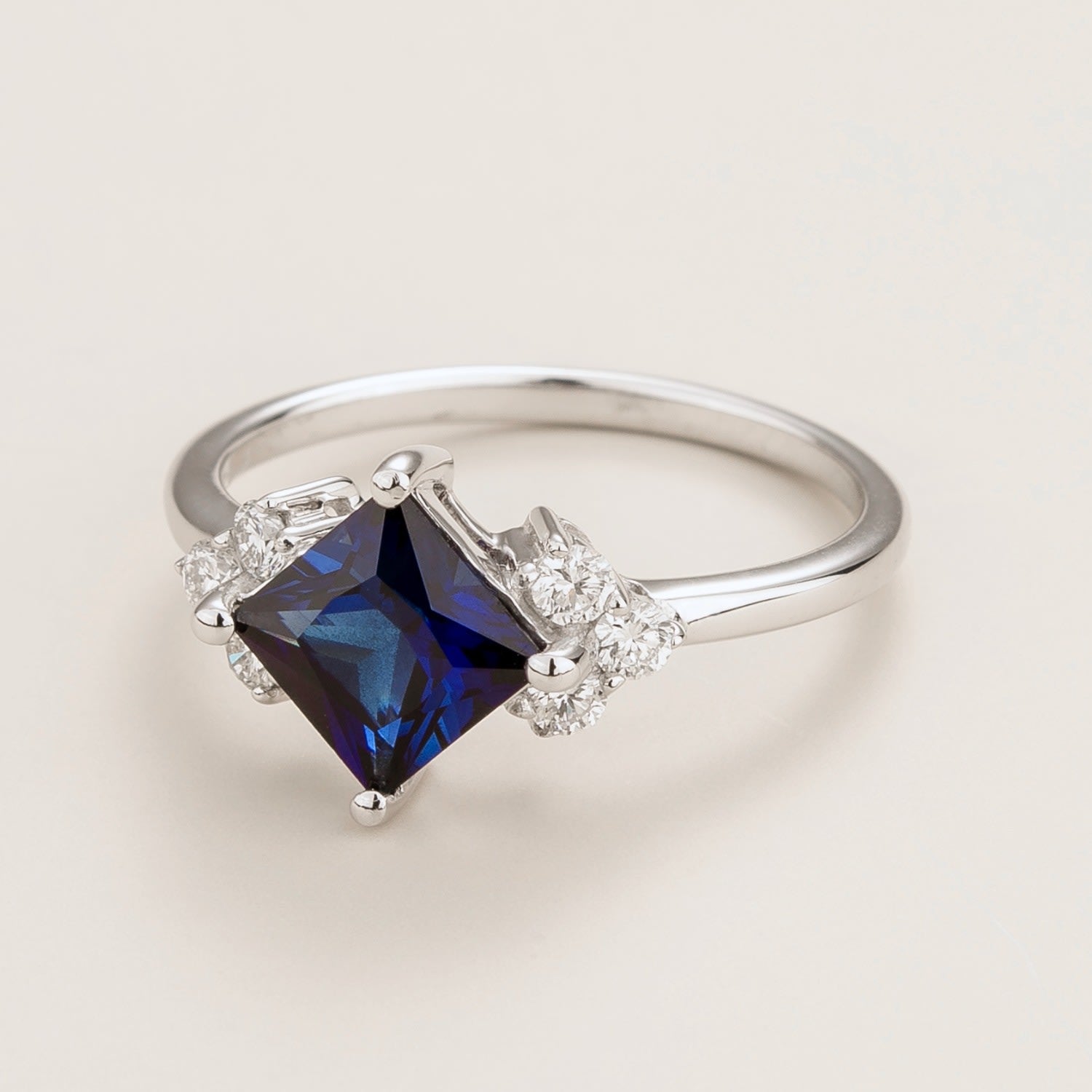 Amore Ring In Blue Sapphire & Diamonds Set In White Gold