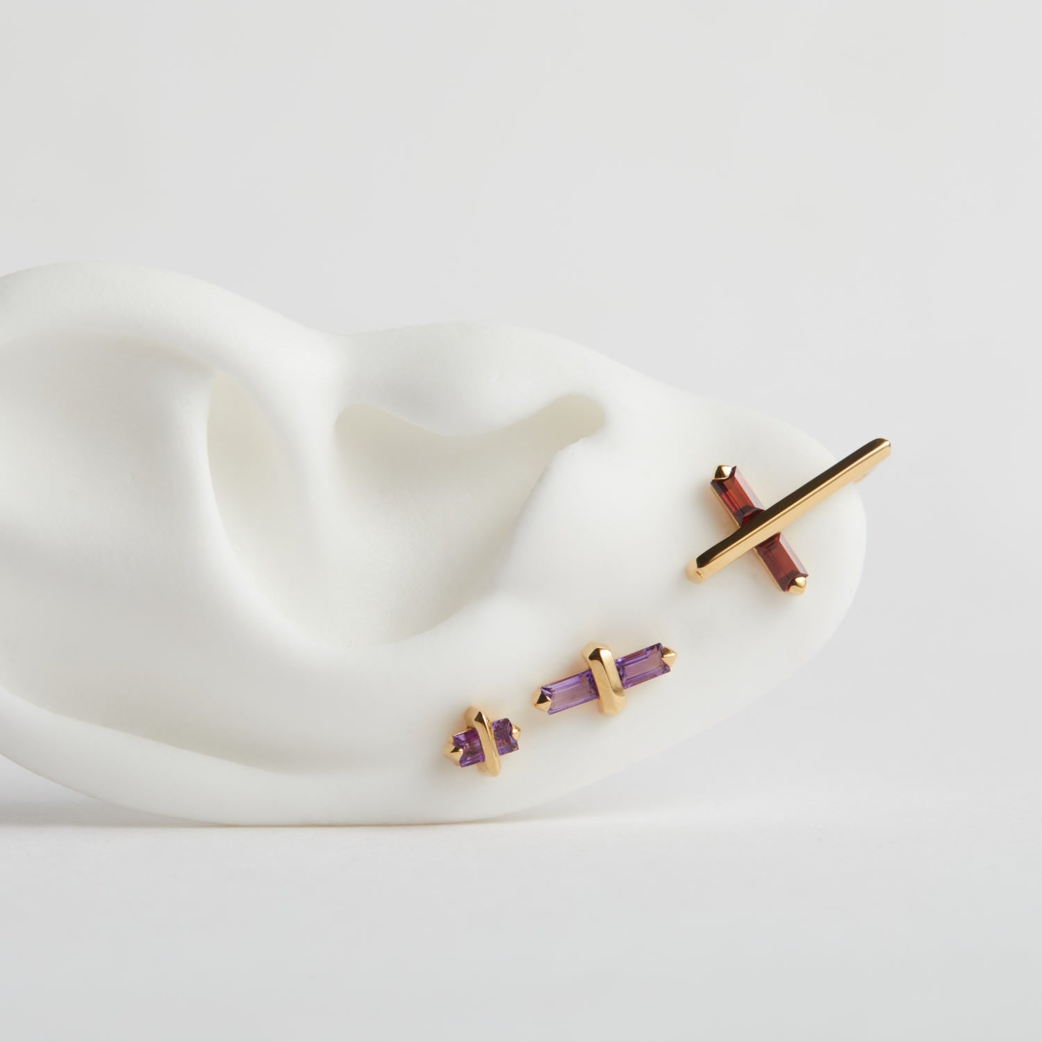 Angel Kiss Earring - September - Sapphire - Gold Vermeil