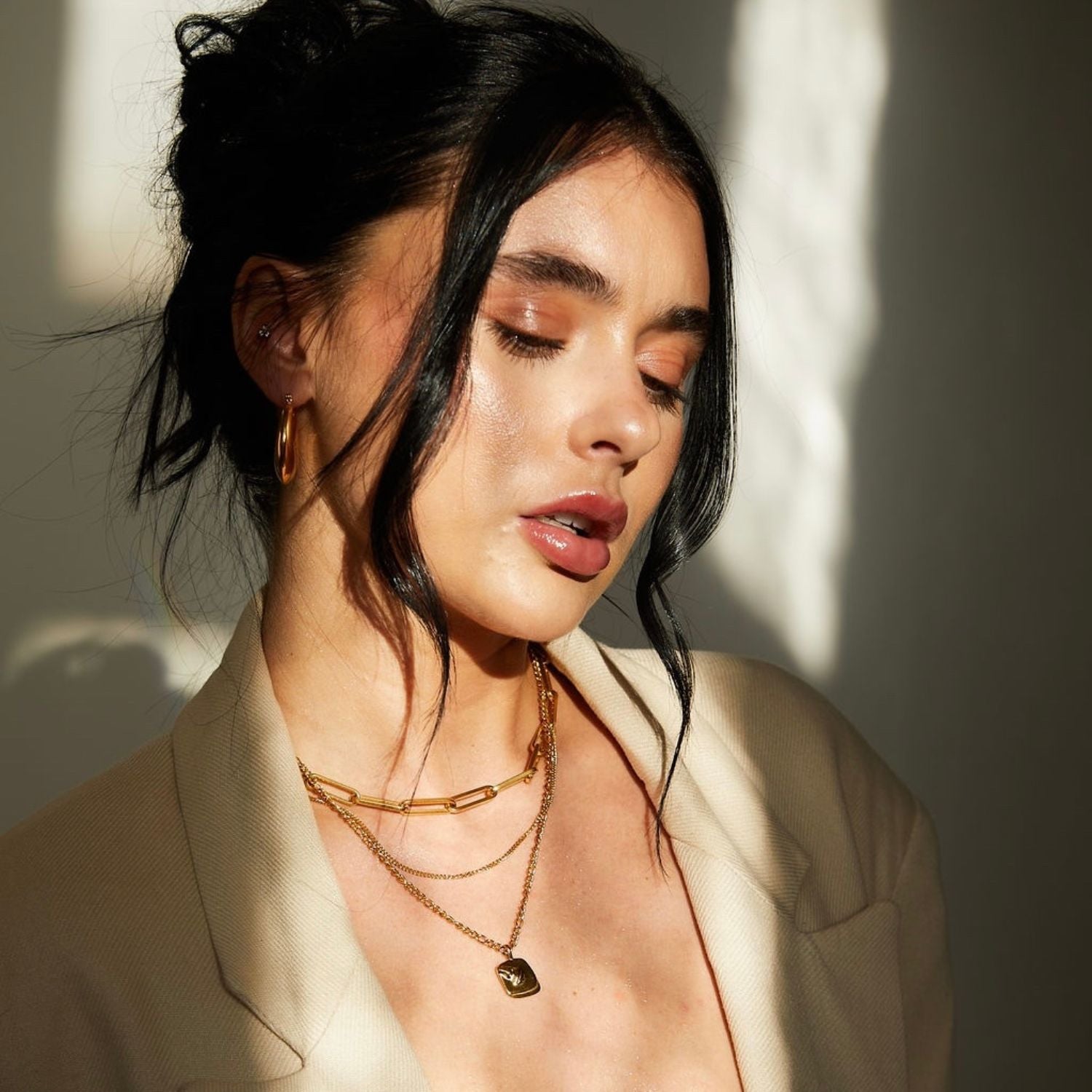 Annie Apple Nova Face Pendant Necklace