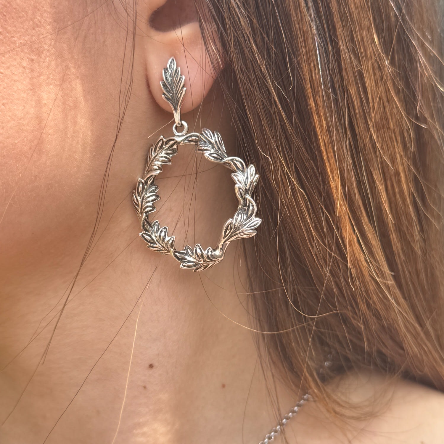 Antigua Silver Hoop Earrings With Leaves – Wild Collection By Unaloe – Jewelry For Women