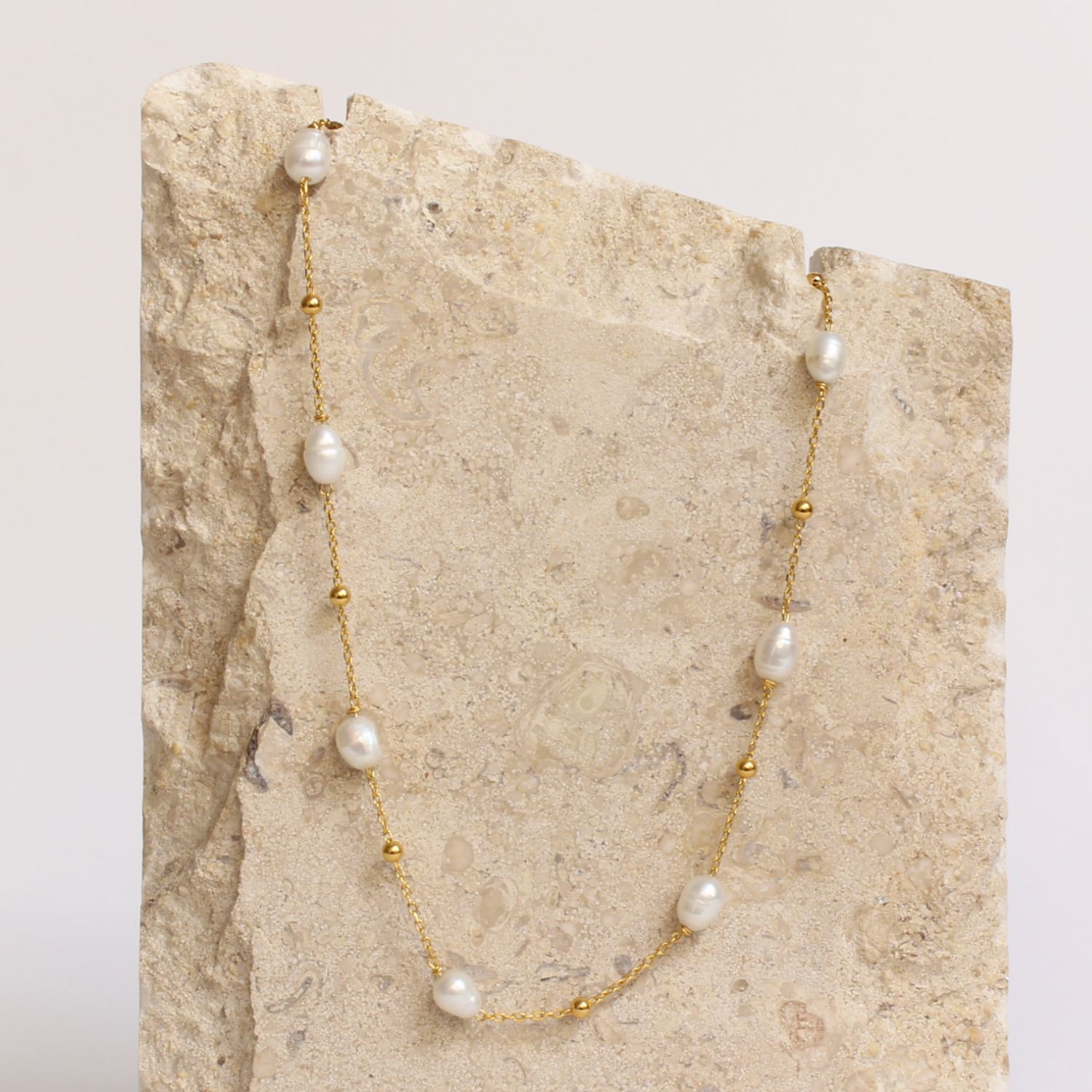 Aphrodite Pearl Necklace