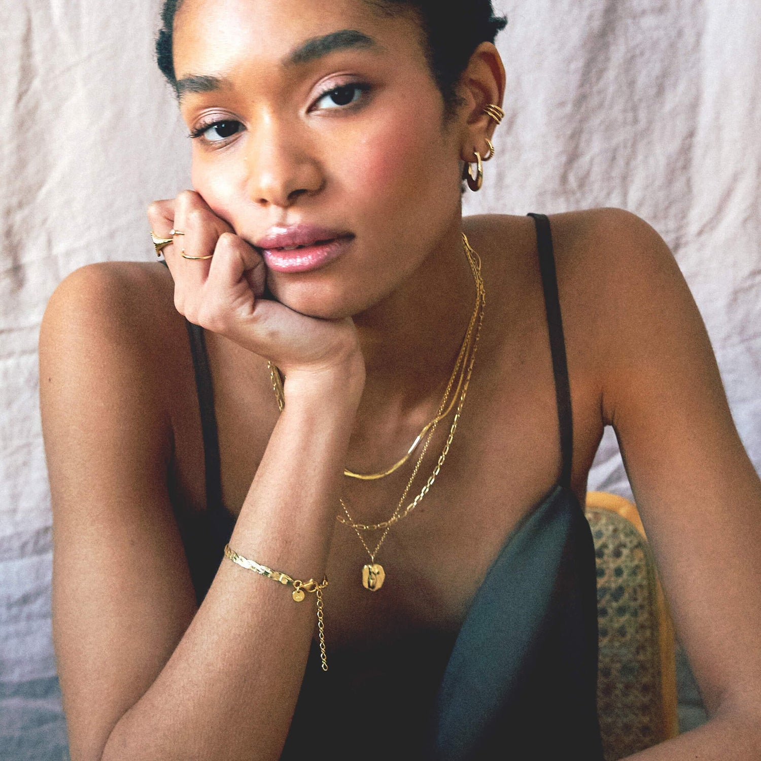 aphrodite-necklace-18ct-gold-plated-sterling-silver-daisy-london