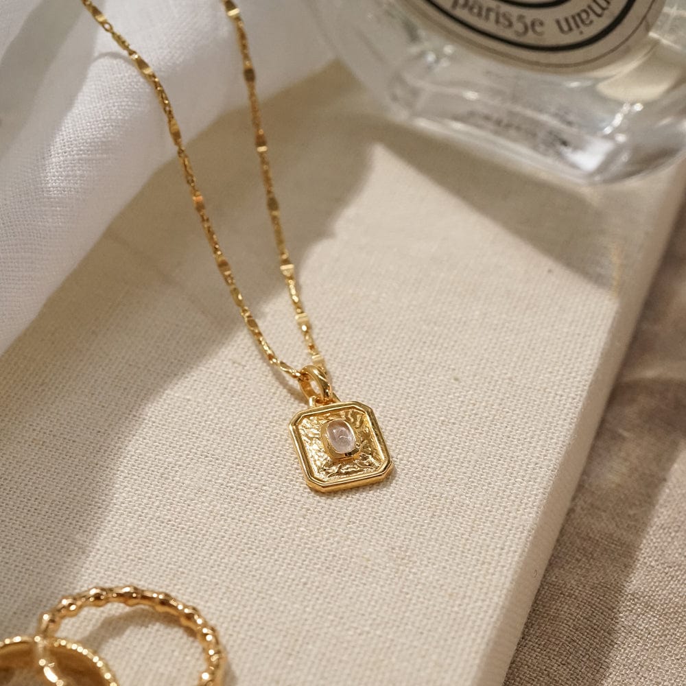 april-white-topaz-birthstone-necklace-18ct-gold-plated-daisy-london