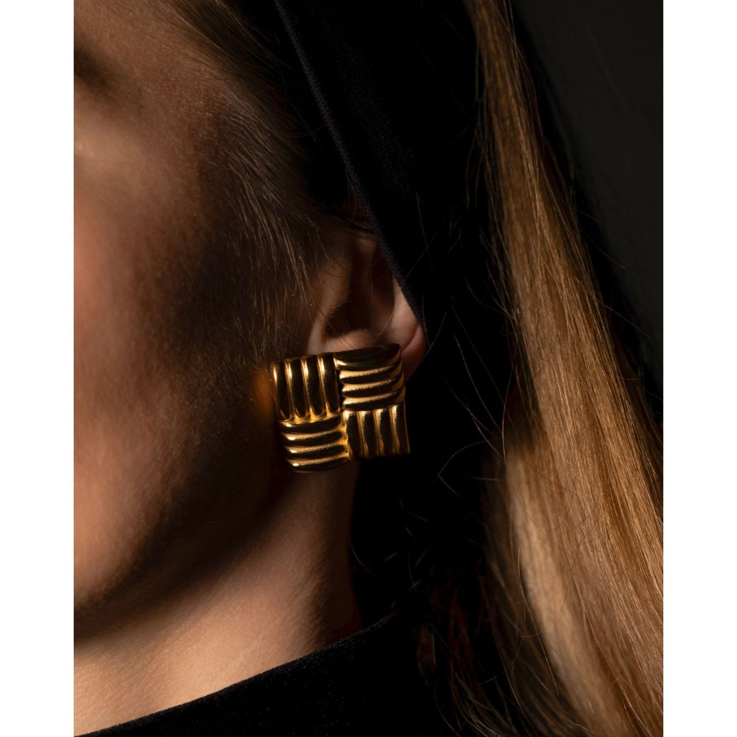 Asha Square Textured Earrings - Gold