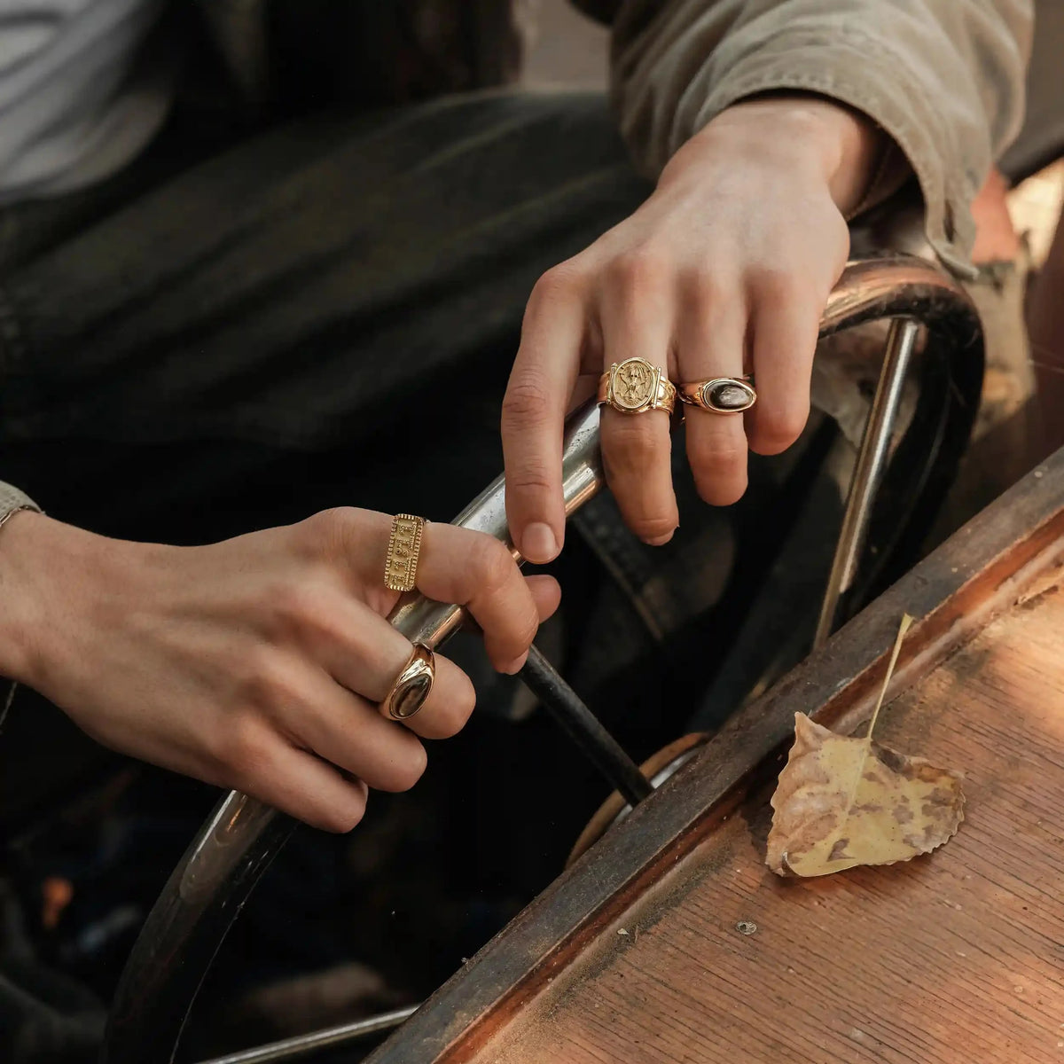 Men's Lilith Signet Ring