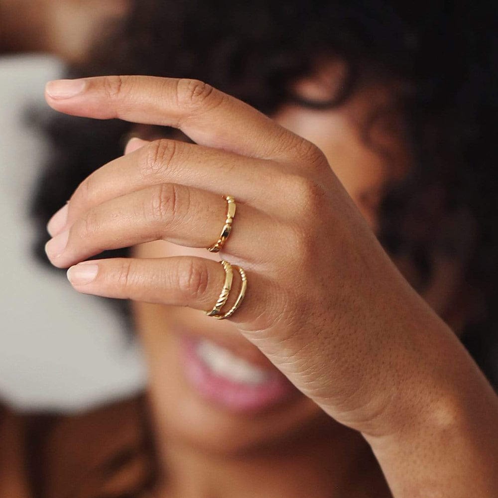 ball-and-bar-chunky-ring-18ct-gold-plated-sterling-silver-daisy-london