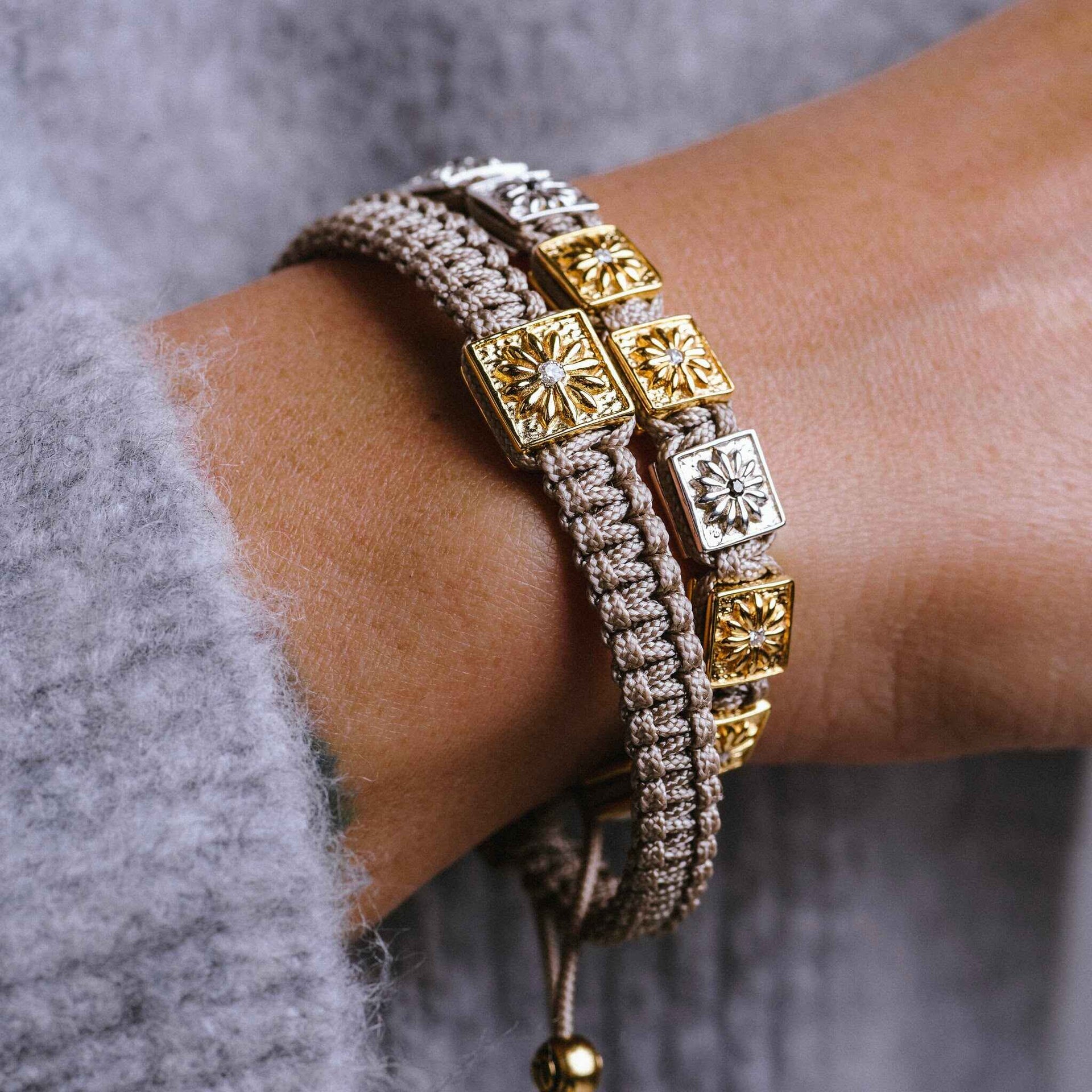 Beige Macráme Braided Bracelet In Silver & Gold