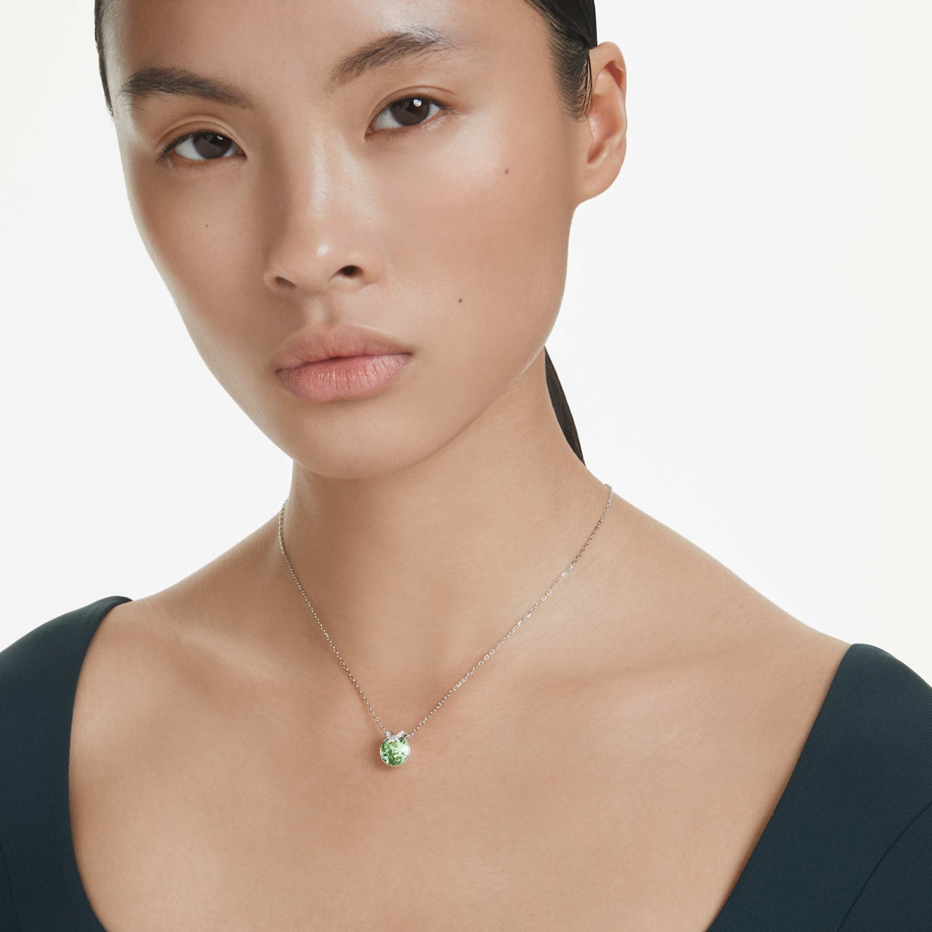 BELLA V PENDANT ROUND CUT GREEN RHODIUM PLATED