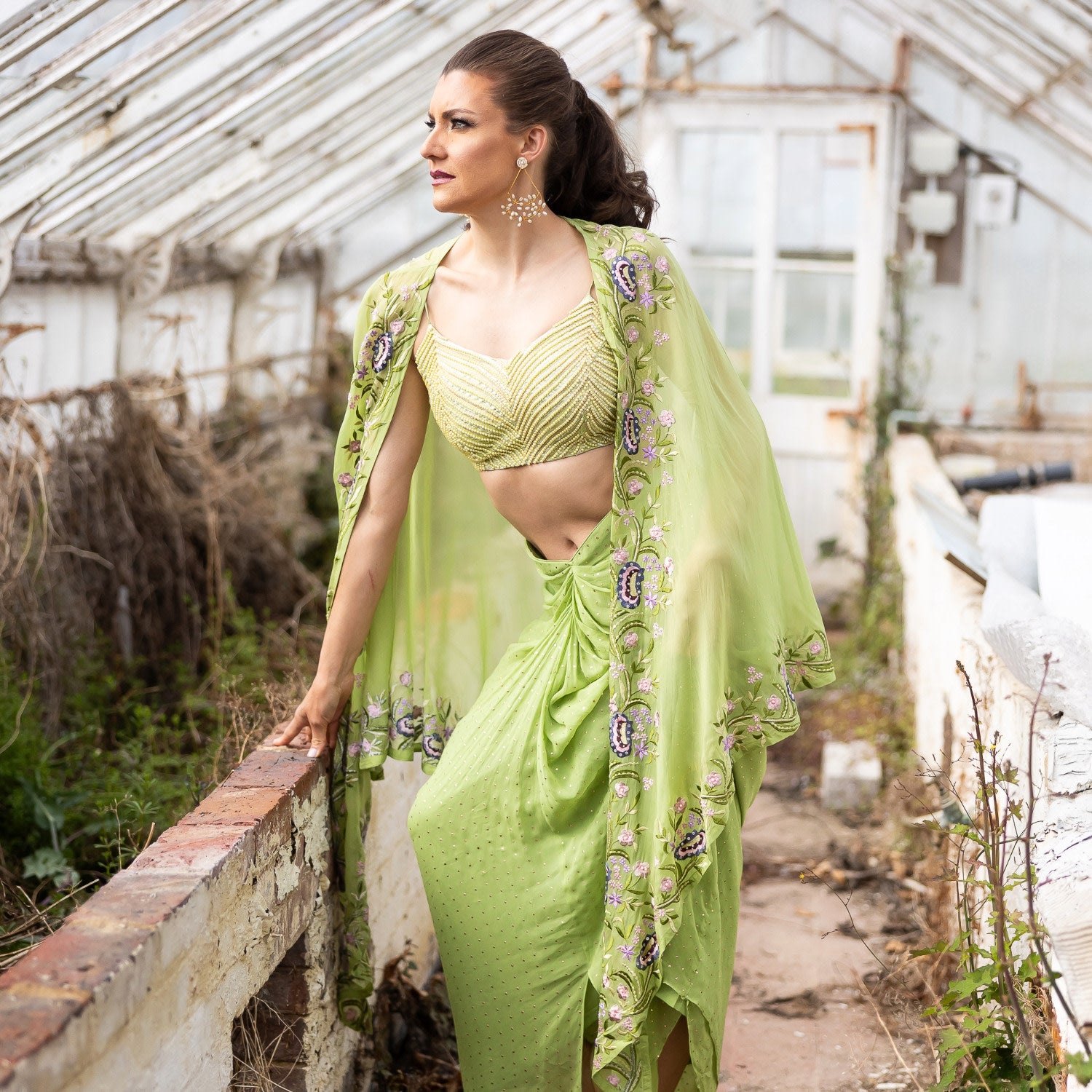 Belle De Perla Gold Earrings