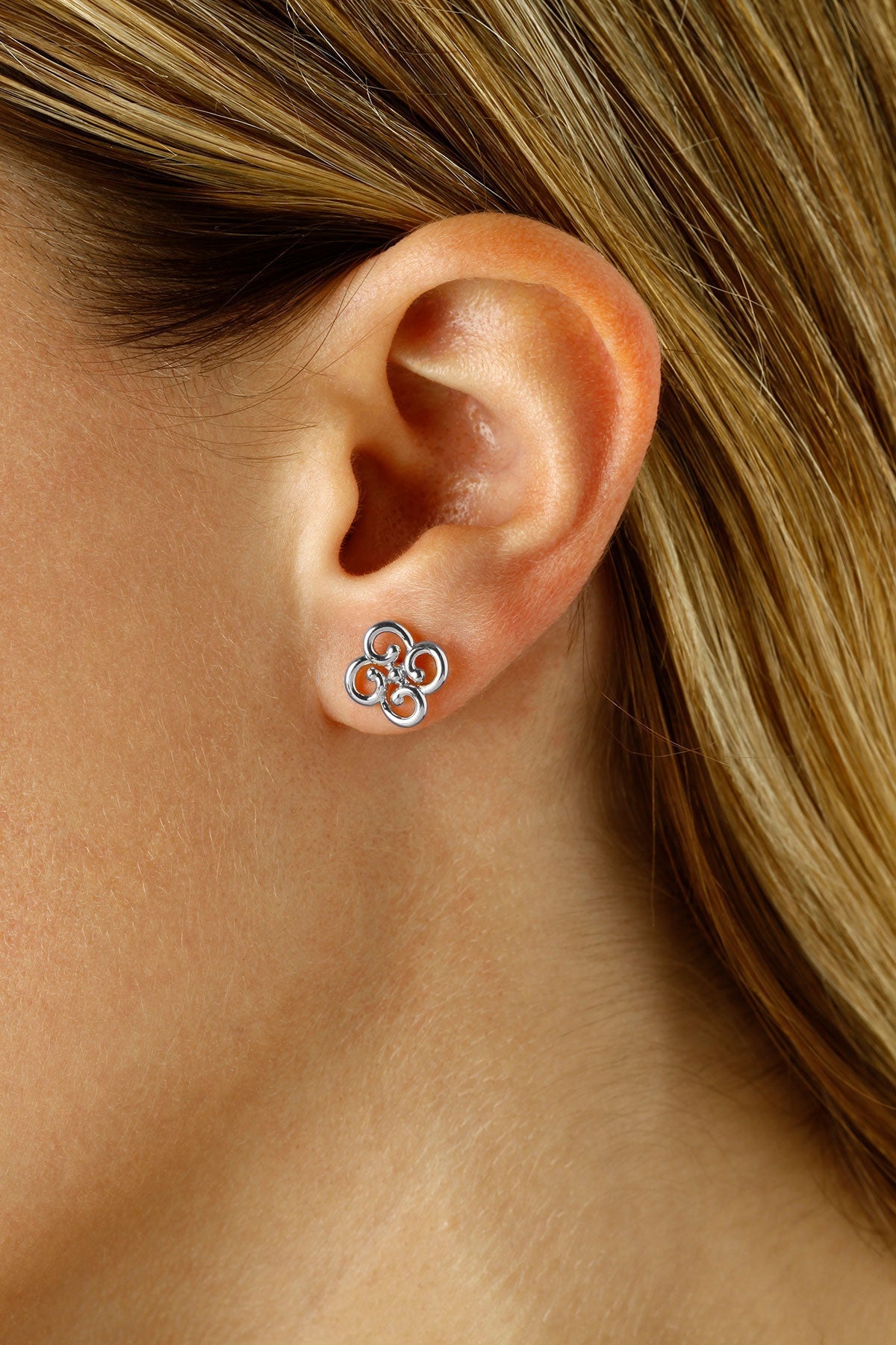 14K White Gold Silhouette Flower Earrings